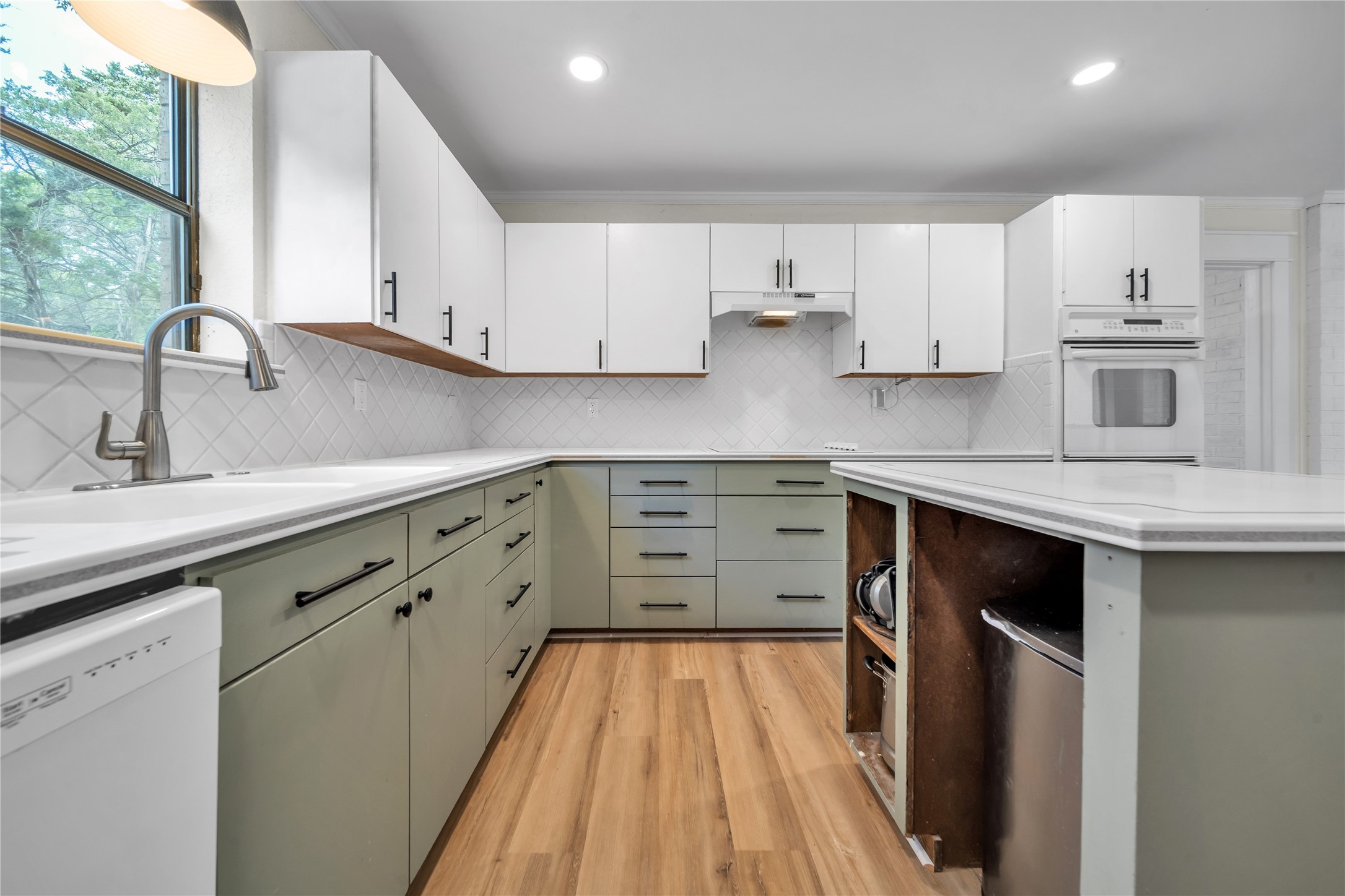 1254 Whispering Oaks Drive