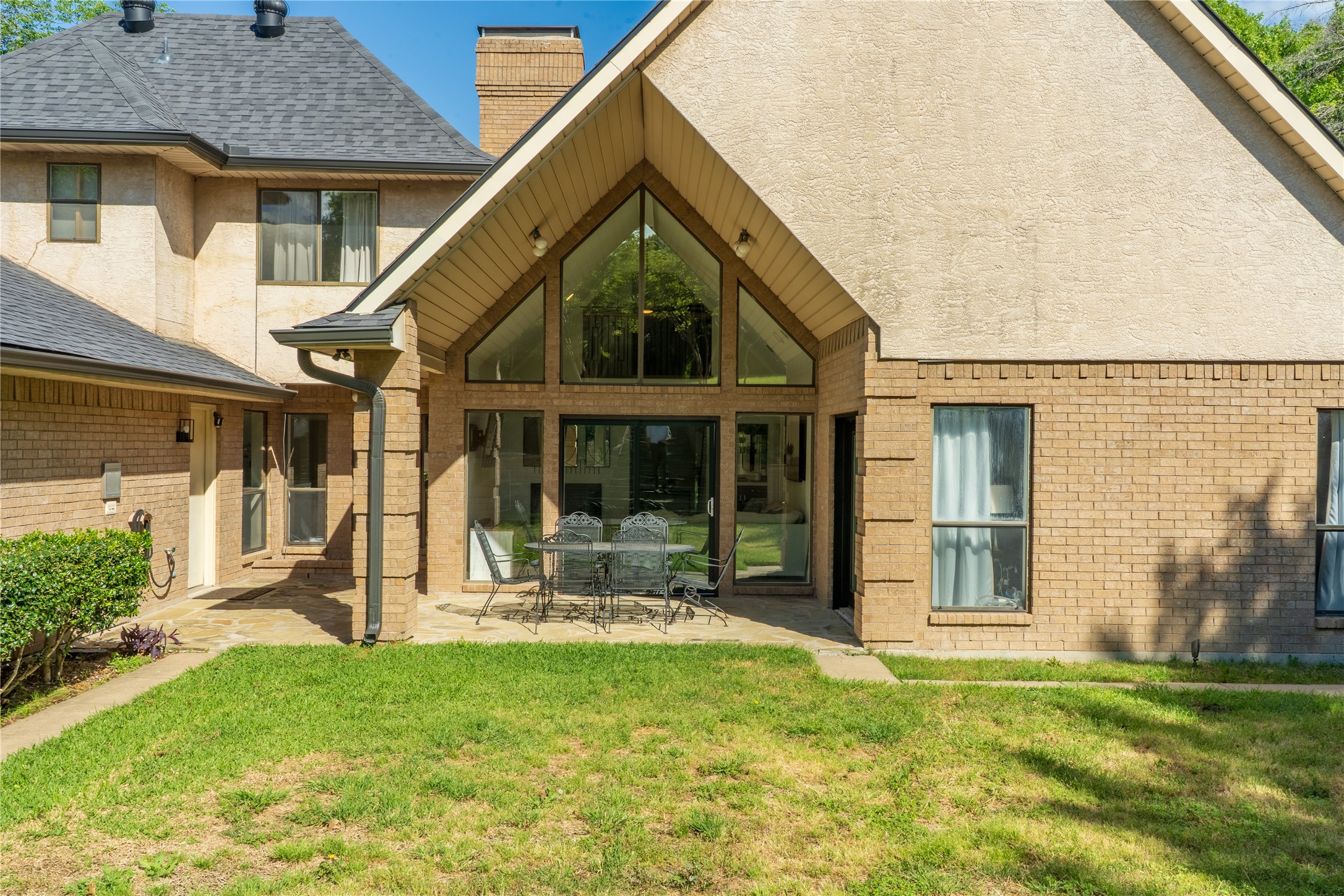 1254 Whispering Oaks Drive