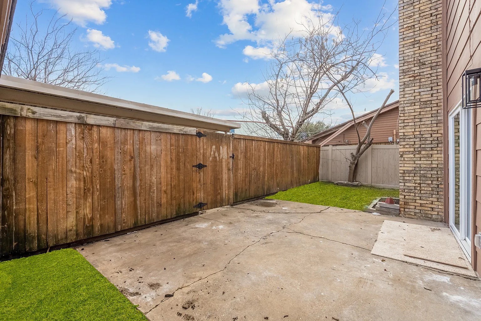 2730 Golfing Green Drive