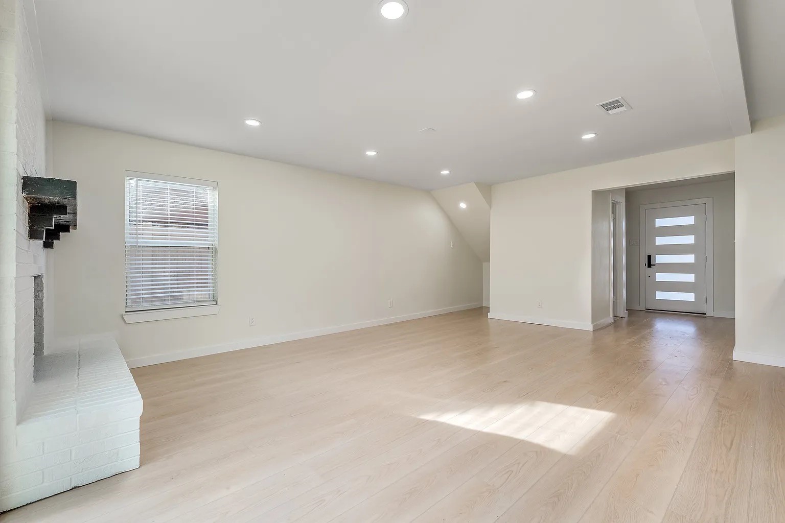 2730 Golfing Green Drive