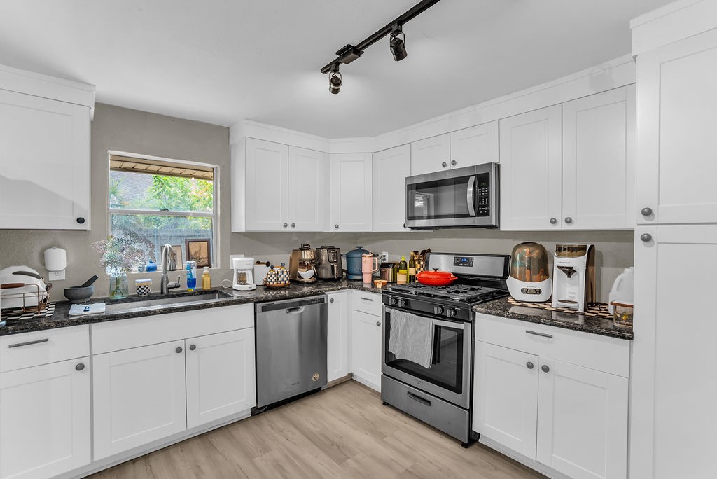 2416 Summer Place Drive