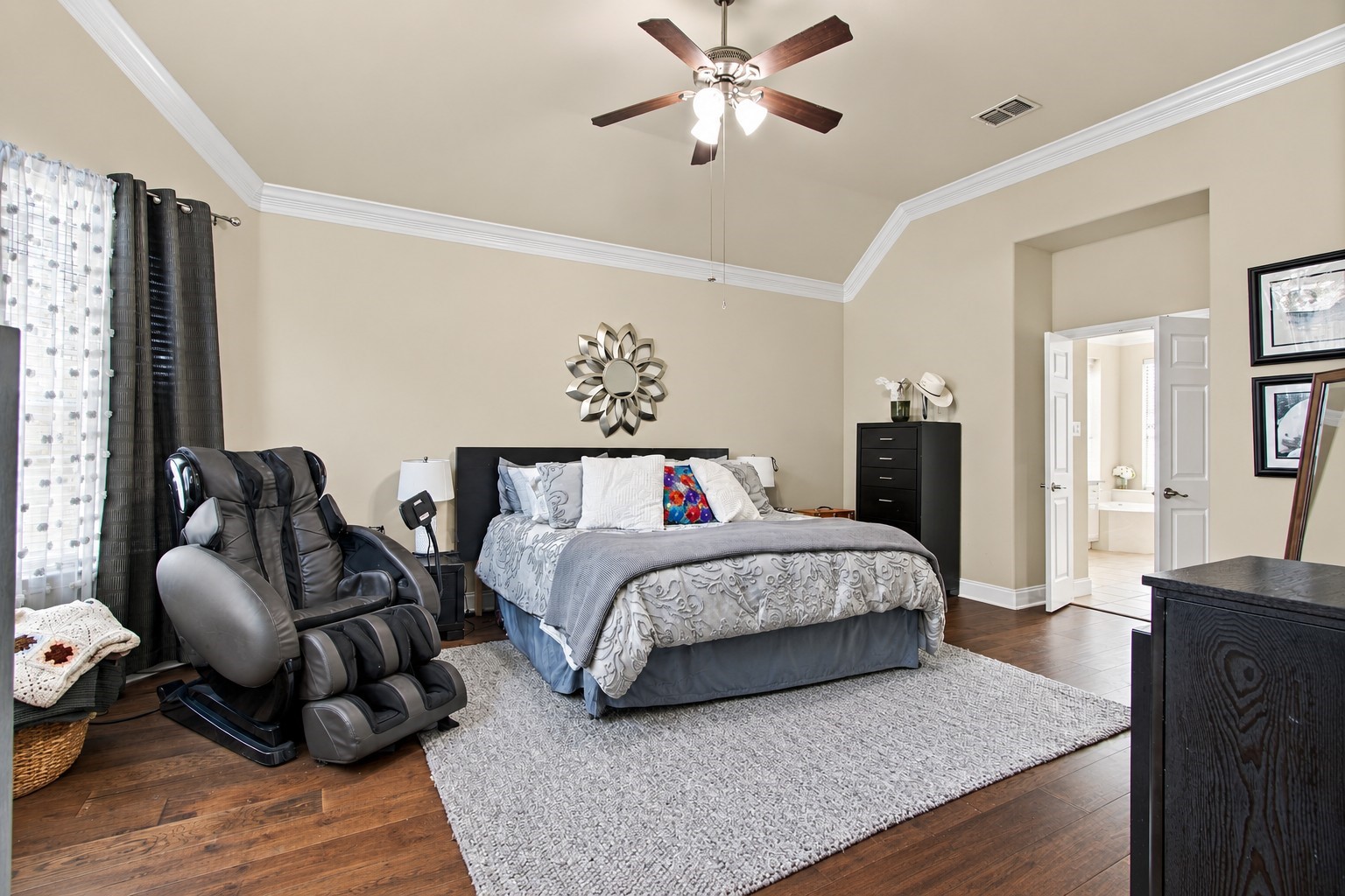 700 Paradise Cove