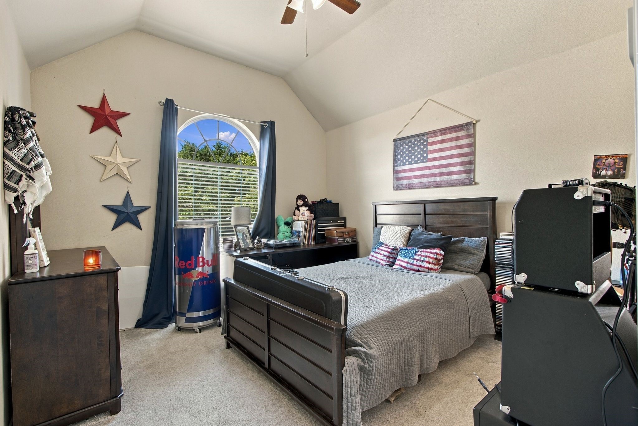 700 Paradise Cove