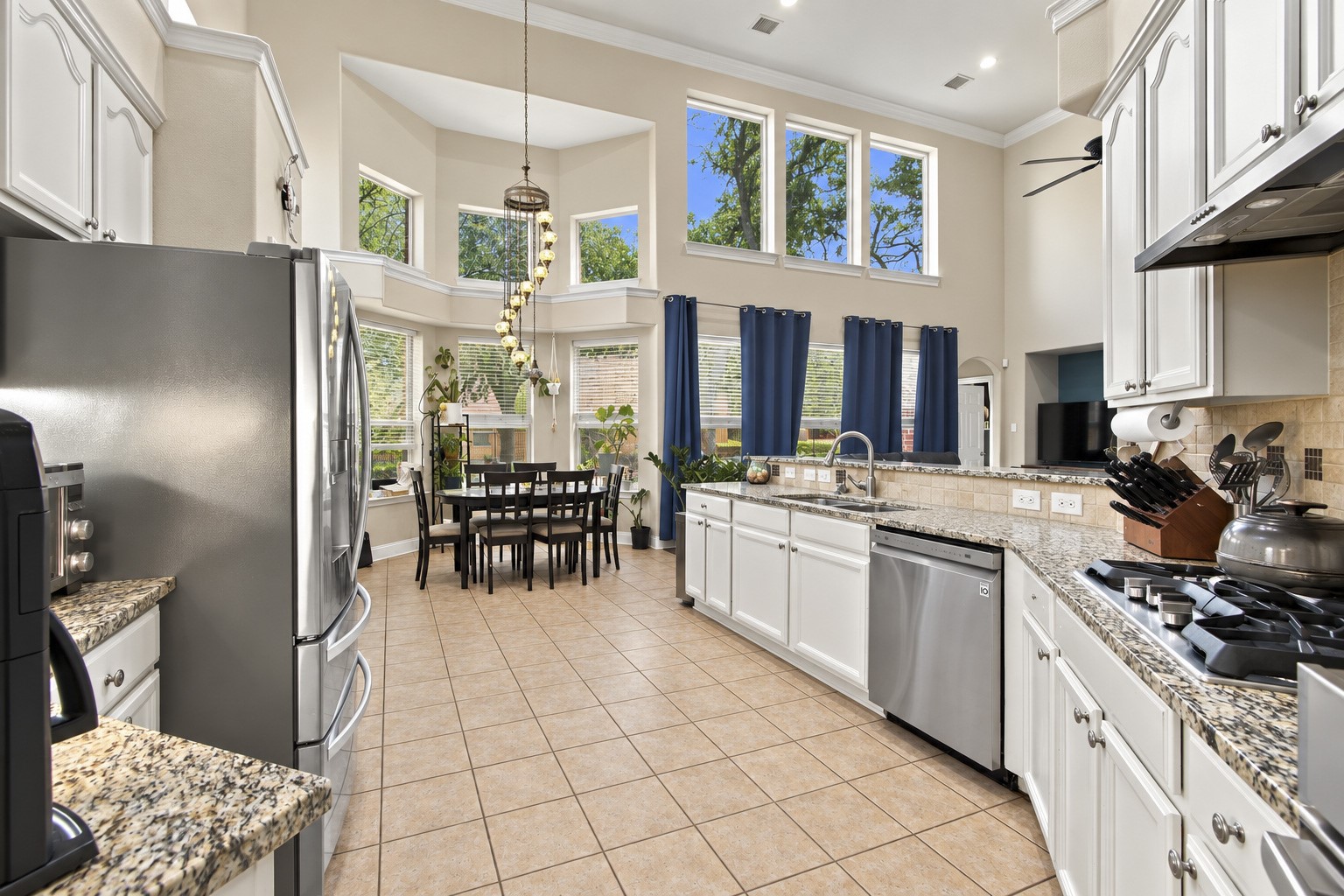 700 Paradise Cove