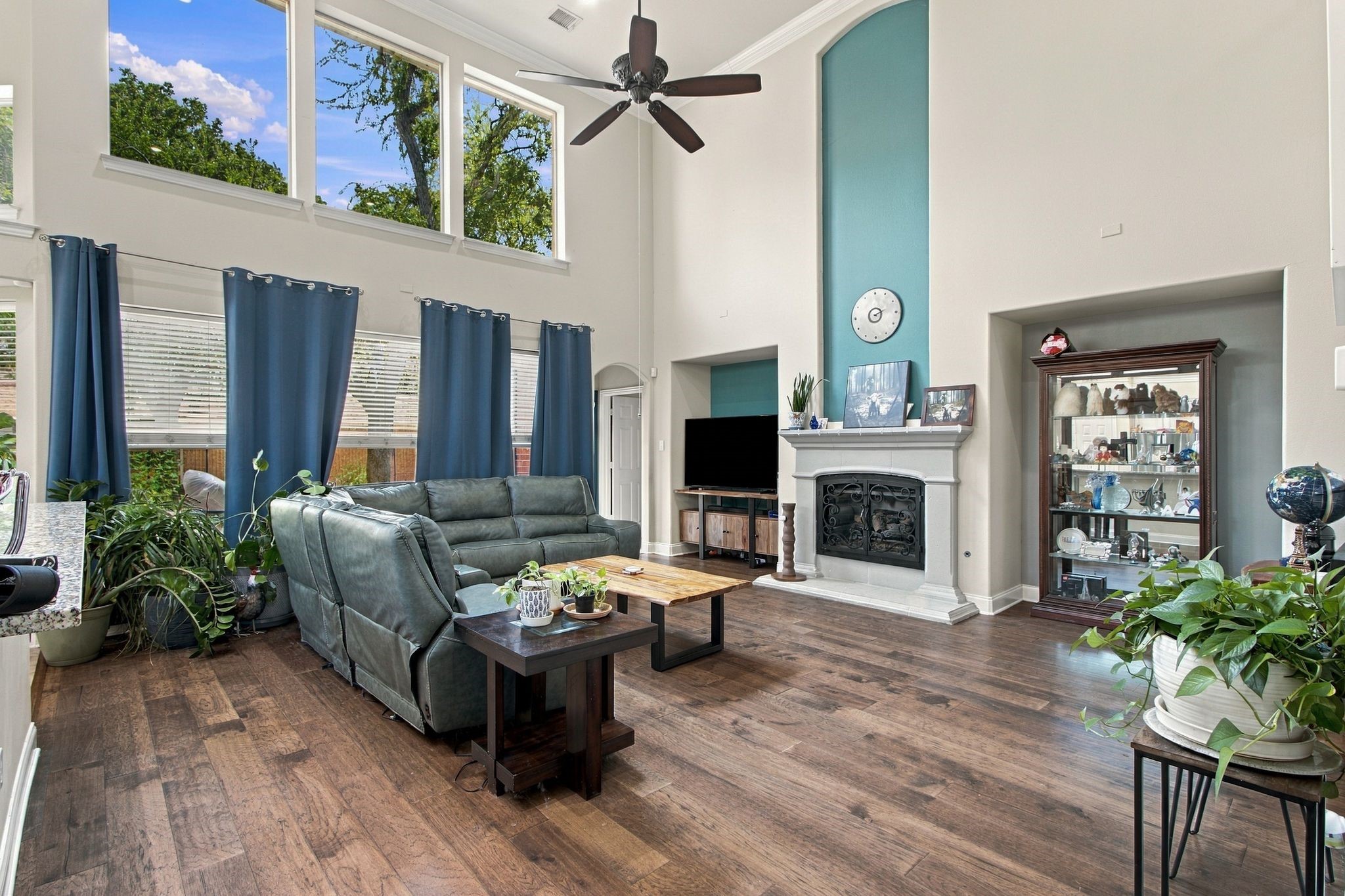700 Paradise Cove