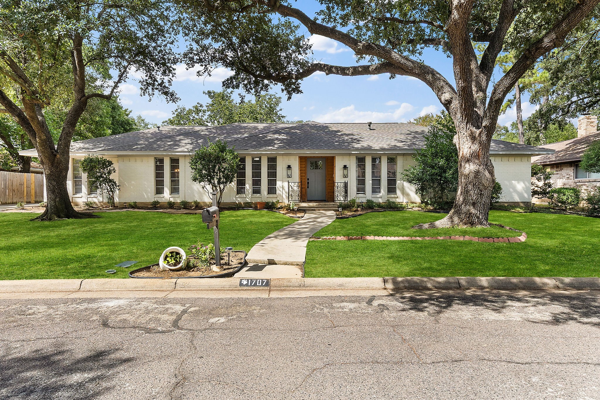 1707 Carlton Drive