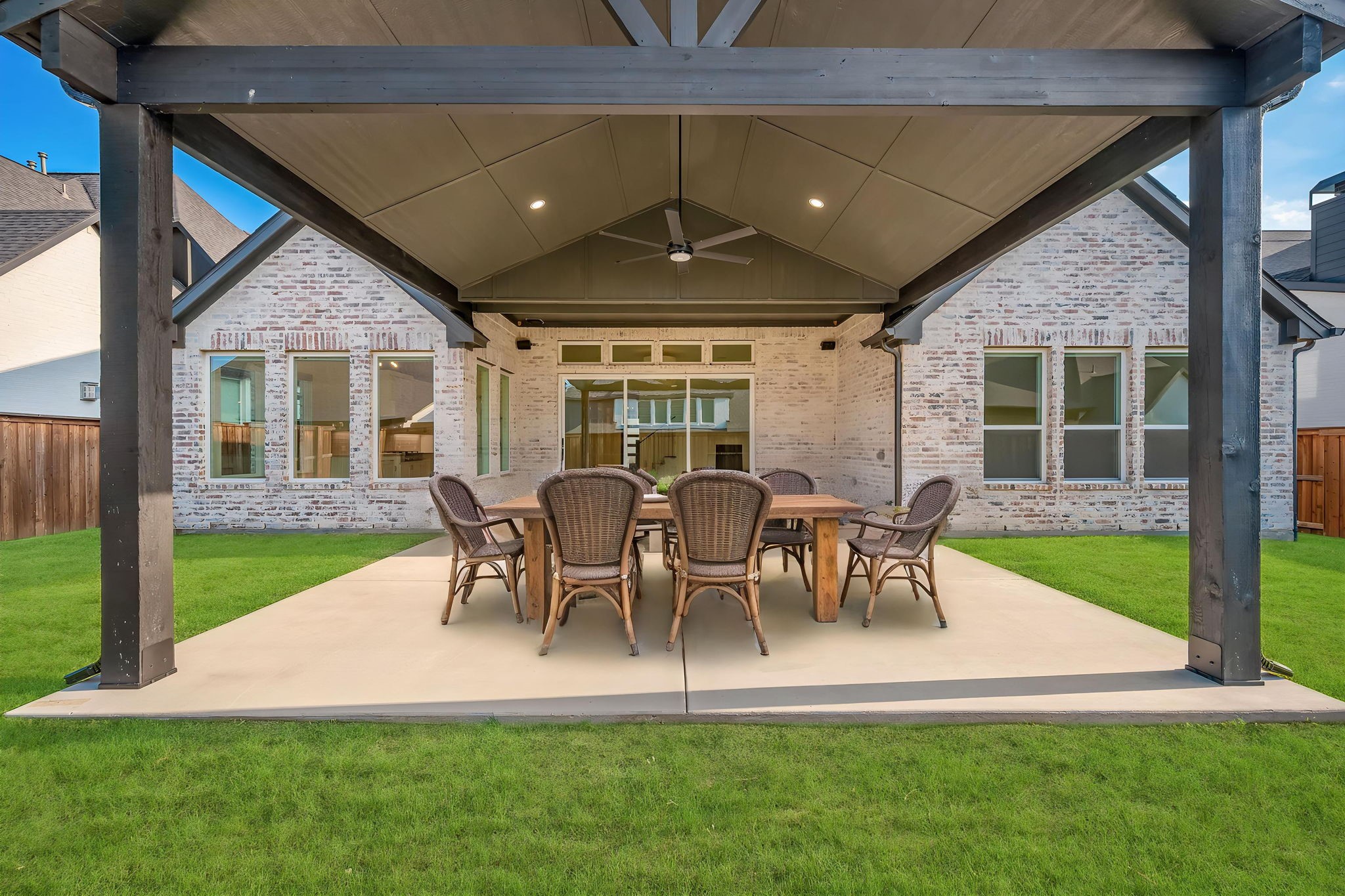 3870 Porter Lane