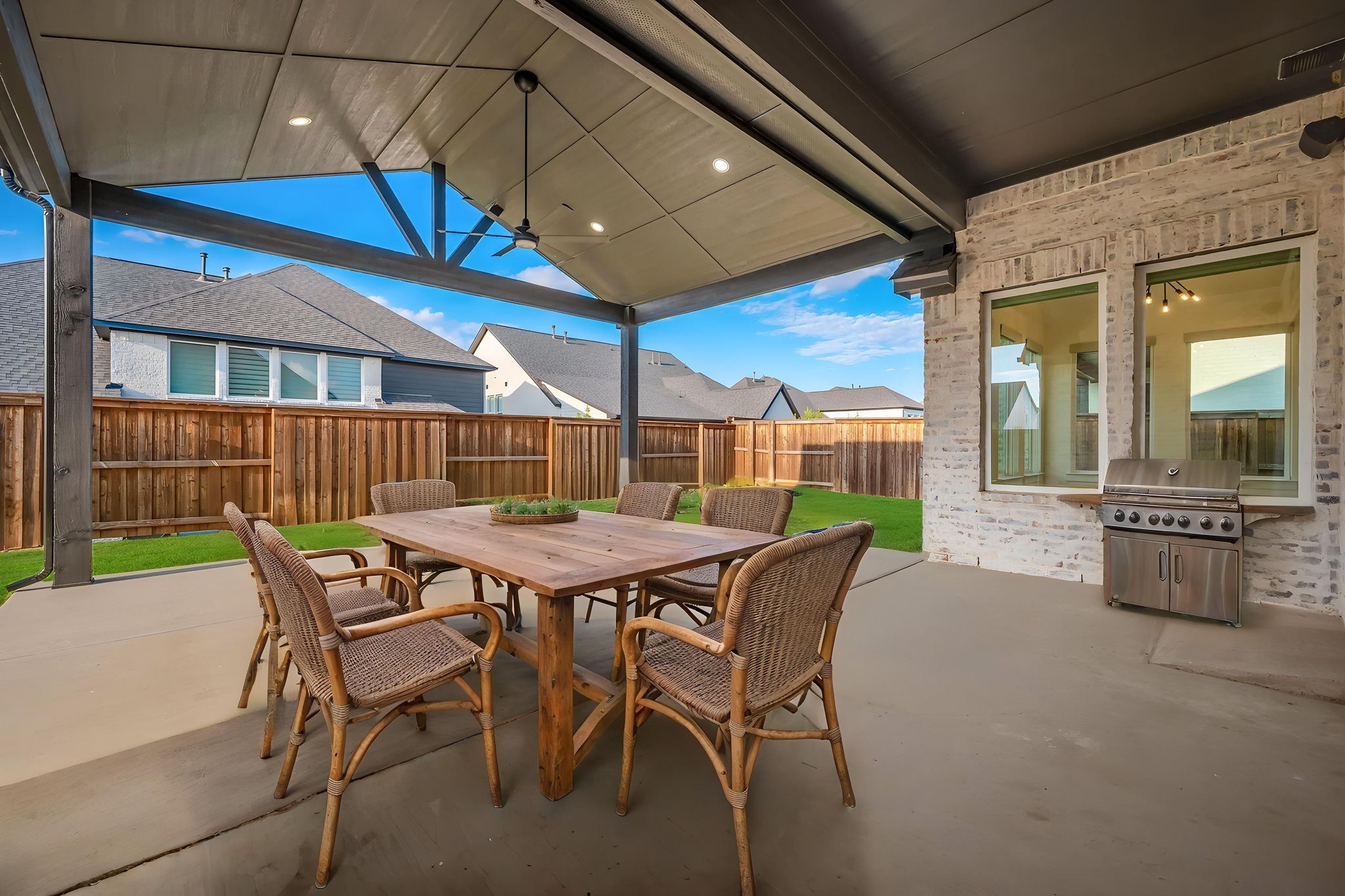 3870 Porter Lane
