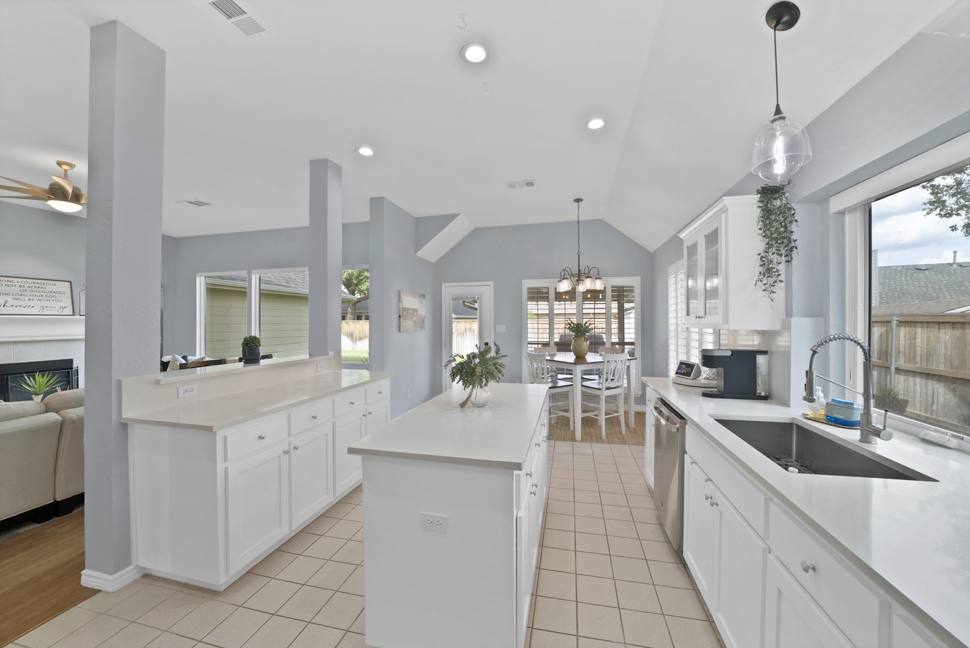 4 Dobree Court
