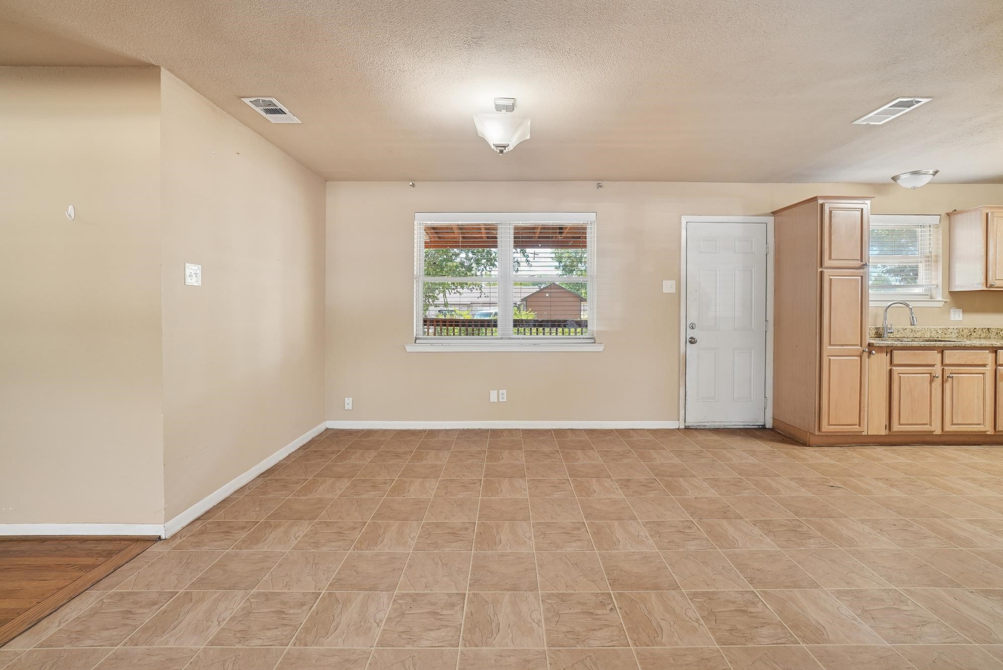 2604 Globe Avenue
