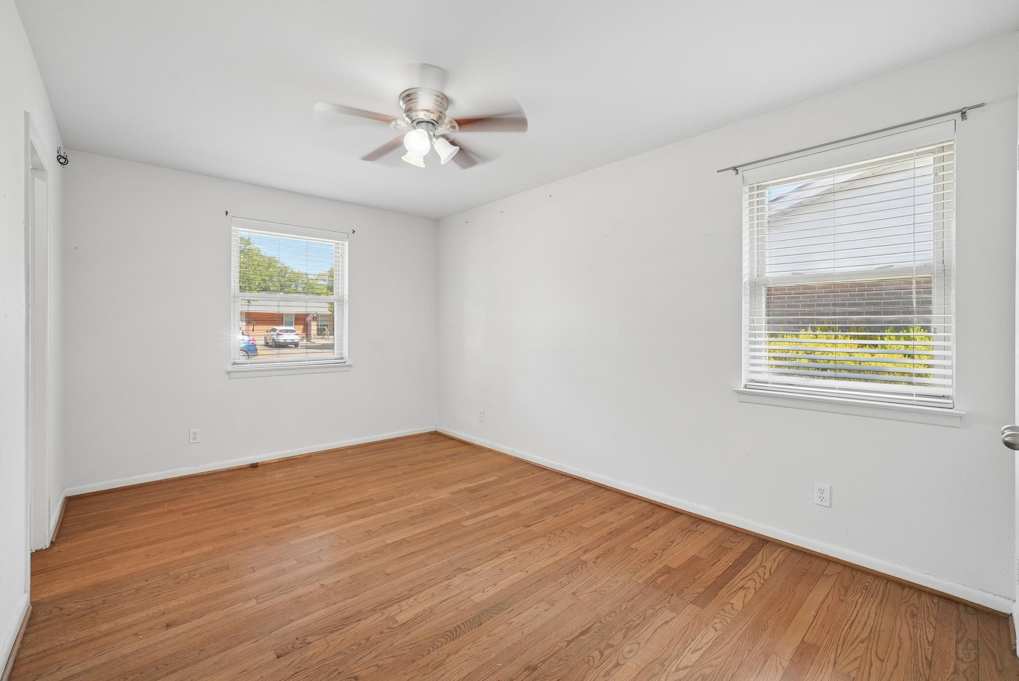 2604 Globe Avenue