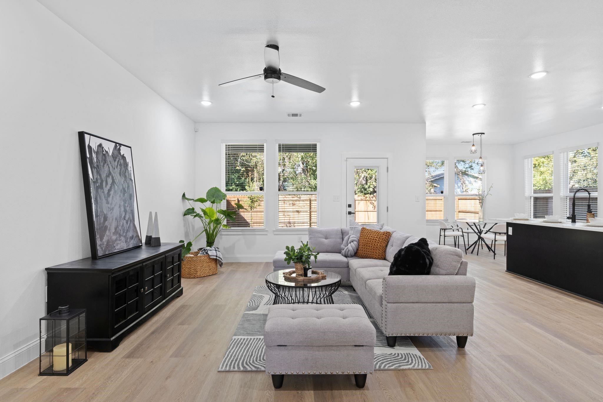 3037 Valentine Street