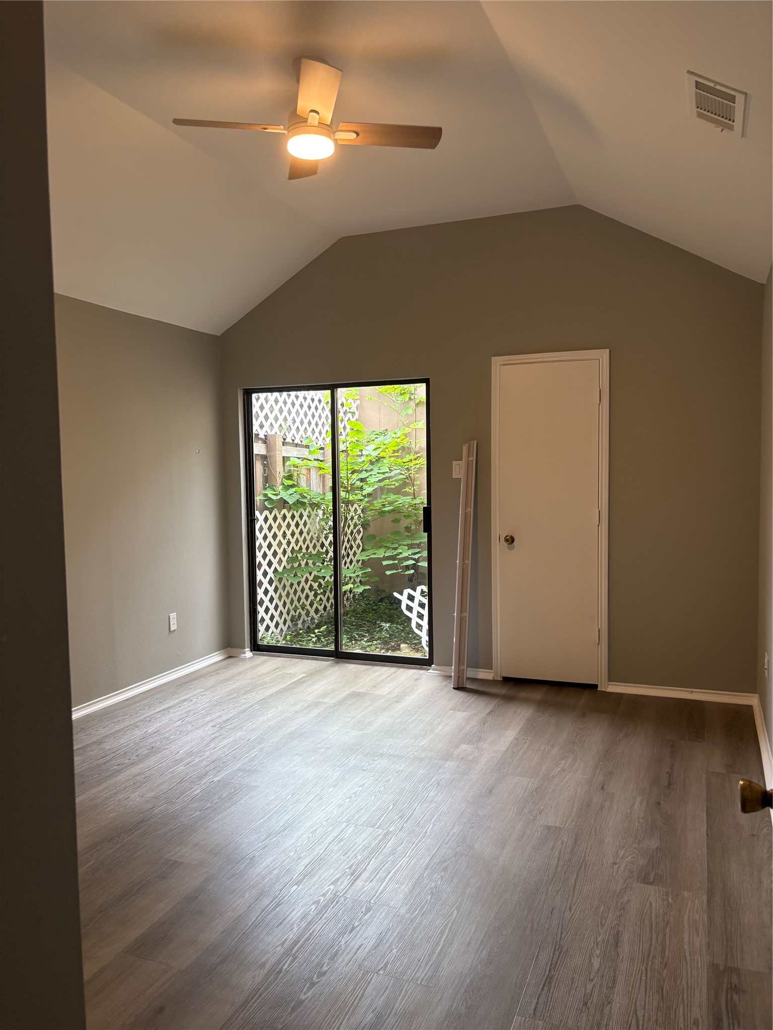 1120 Old Barn Lane