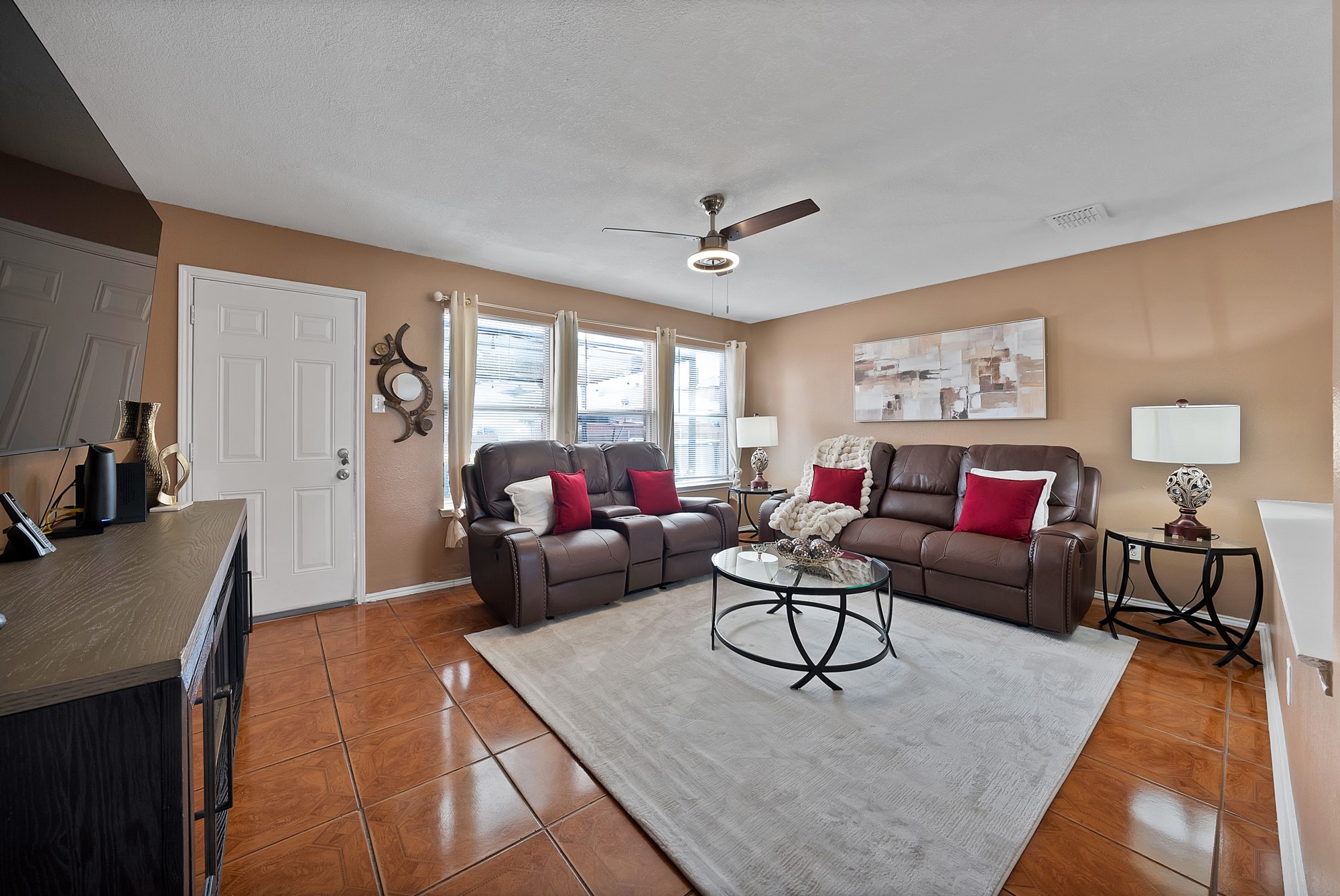 2326 Mcintosh Court