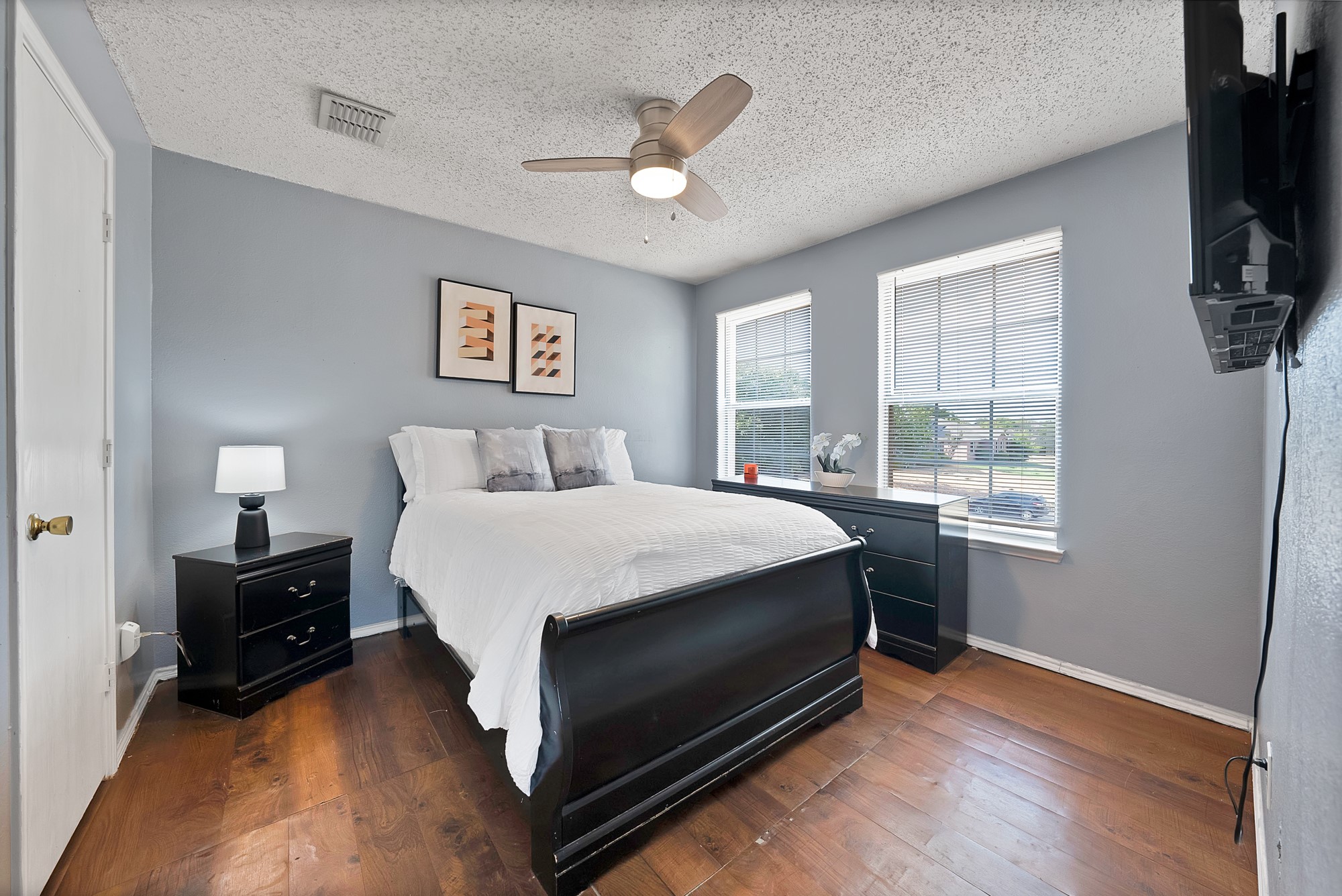 2326 Mcintosh Court