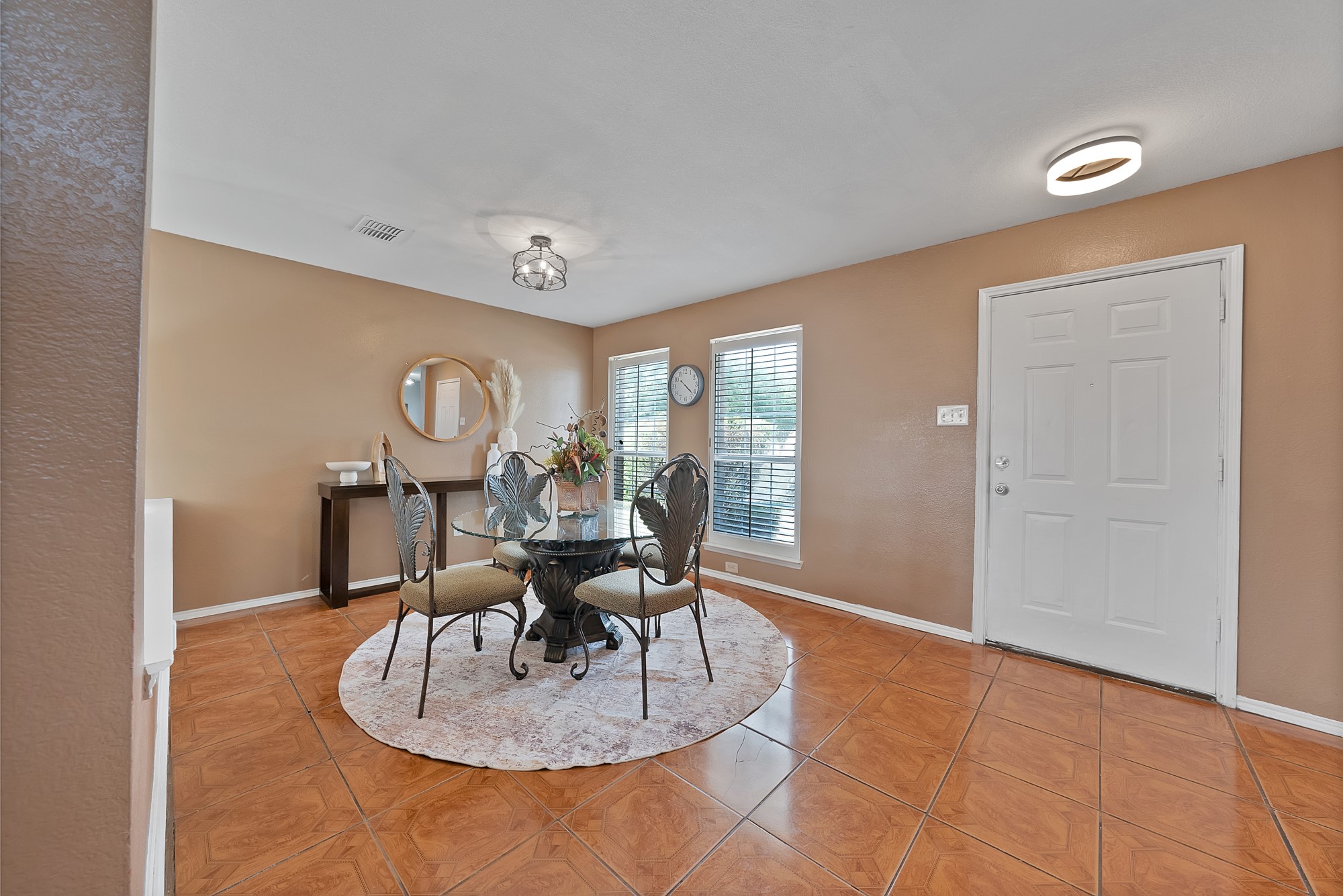 2326 Mcintosh Court