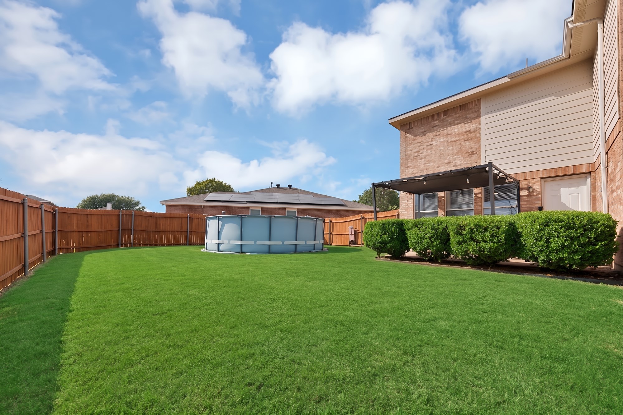 2326 Mcintosh Court