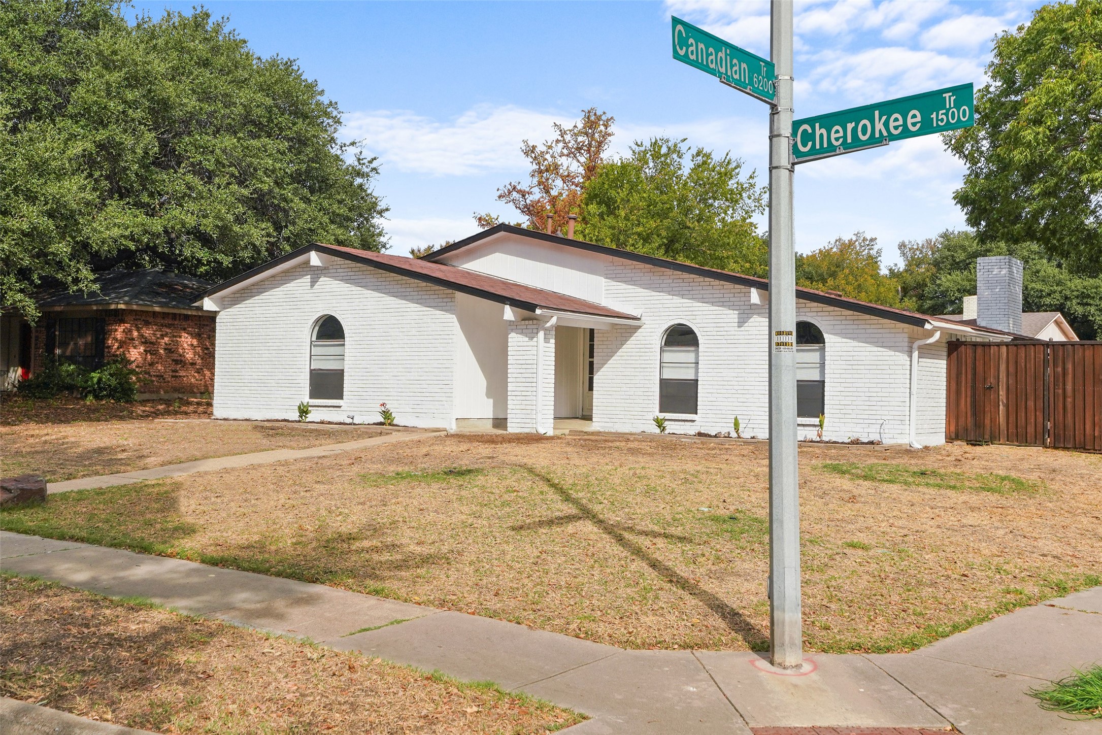 1515 Cherokee Trail