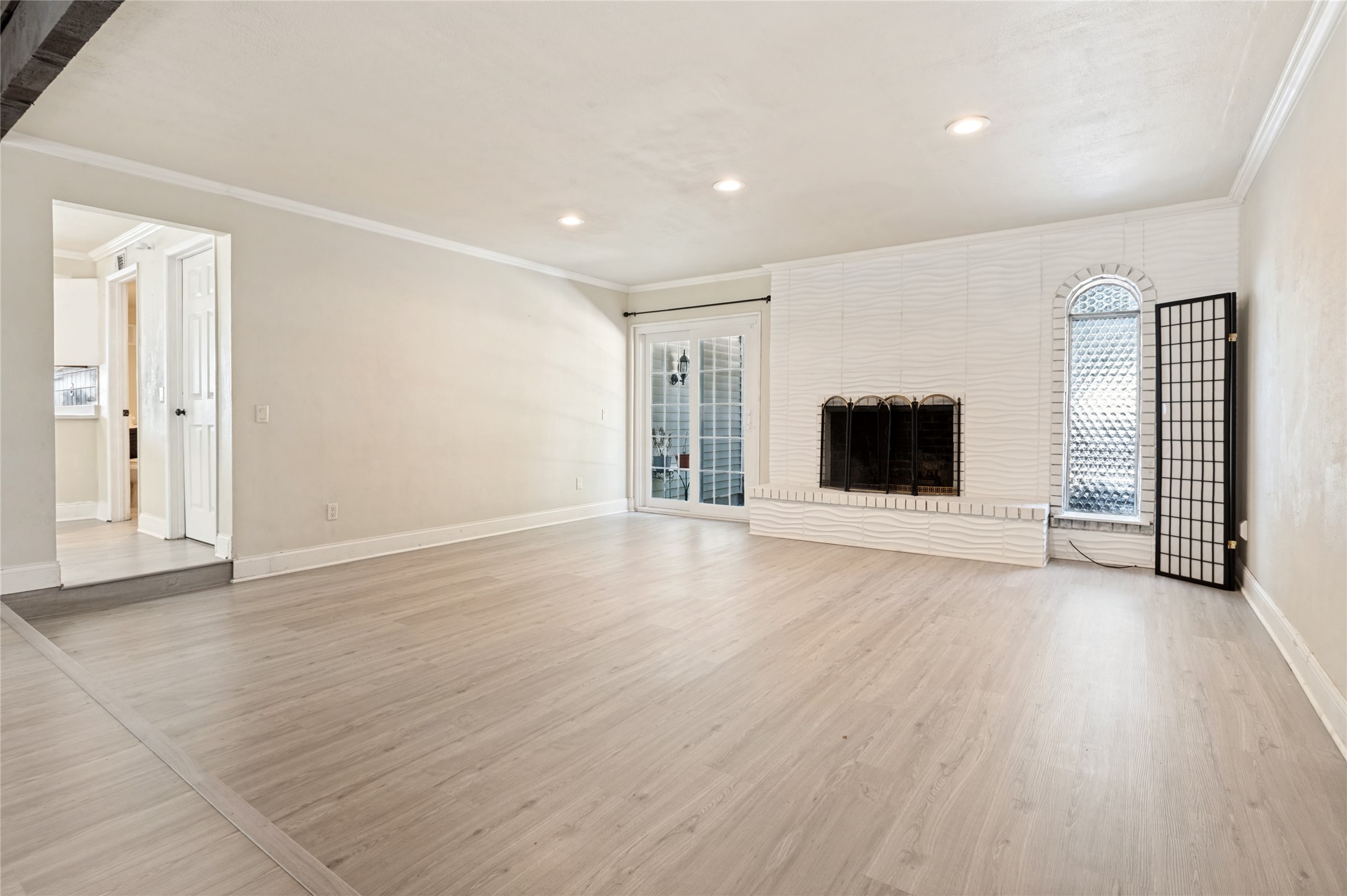 1301 Hillsdale Drive