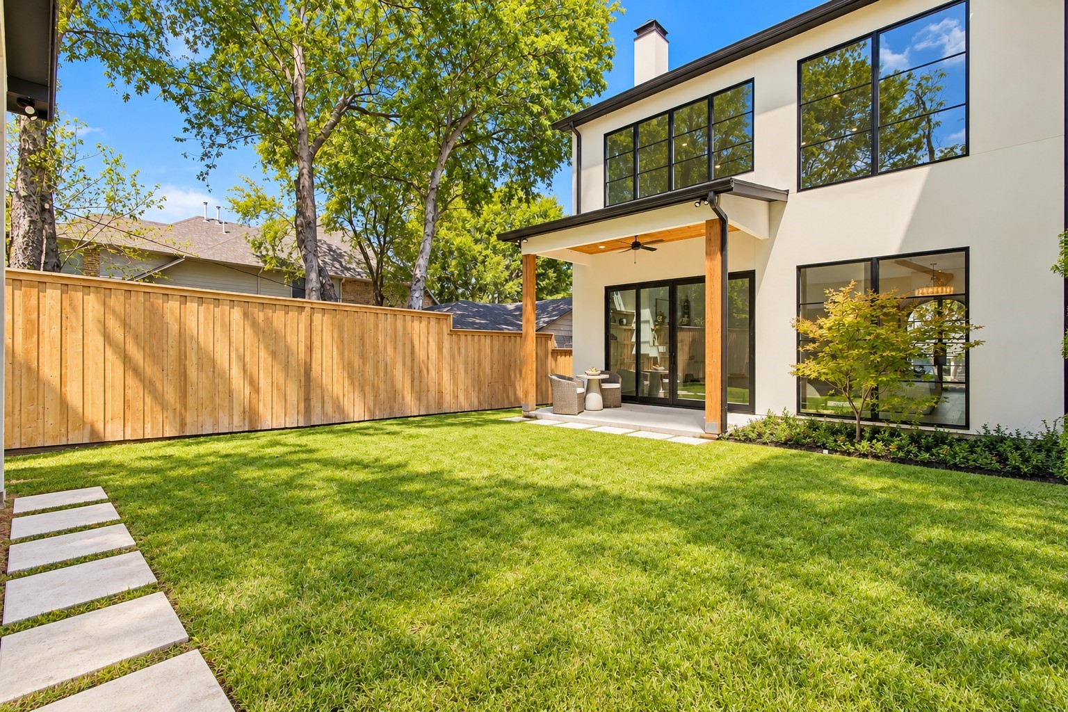7330 Casa Loma Avenue