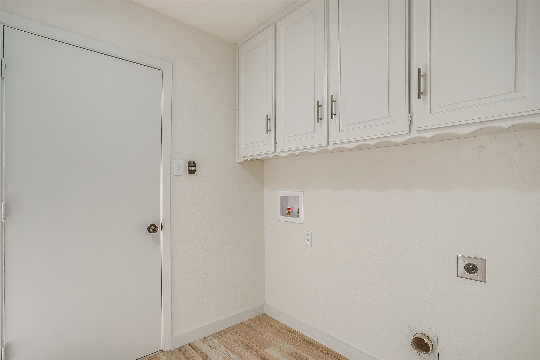 2421 Meadow View