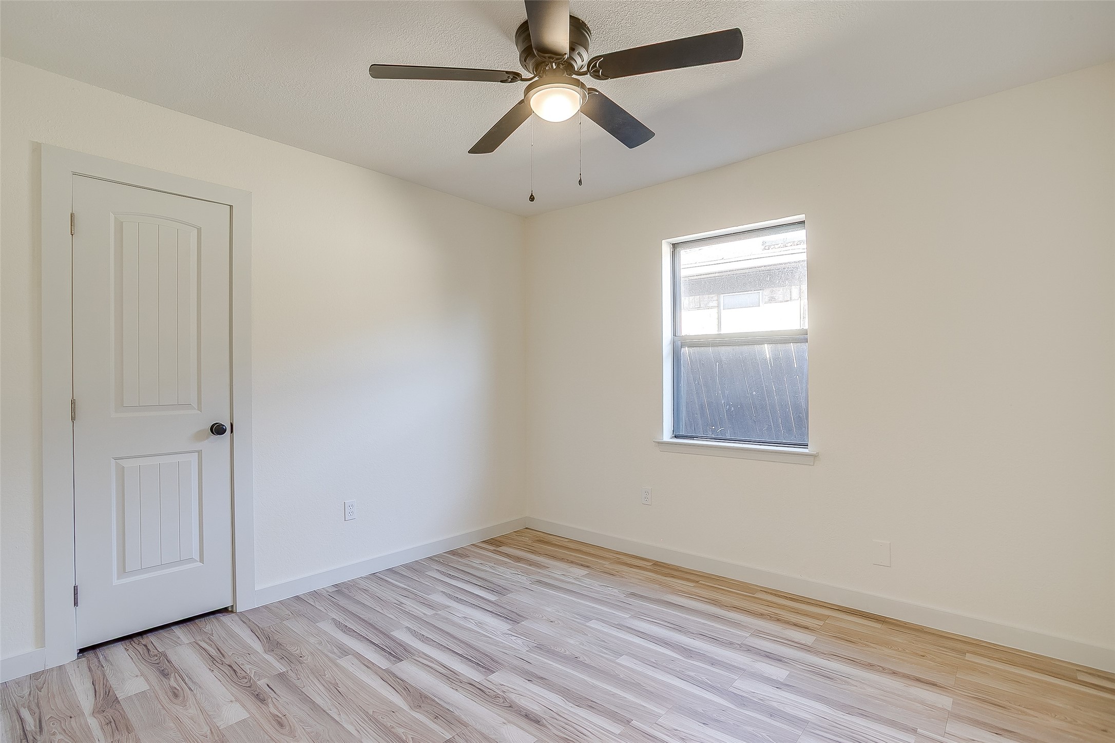 2421 Meadow View