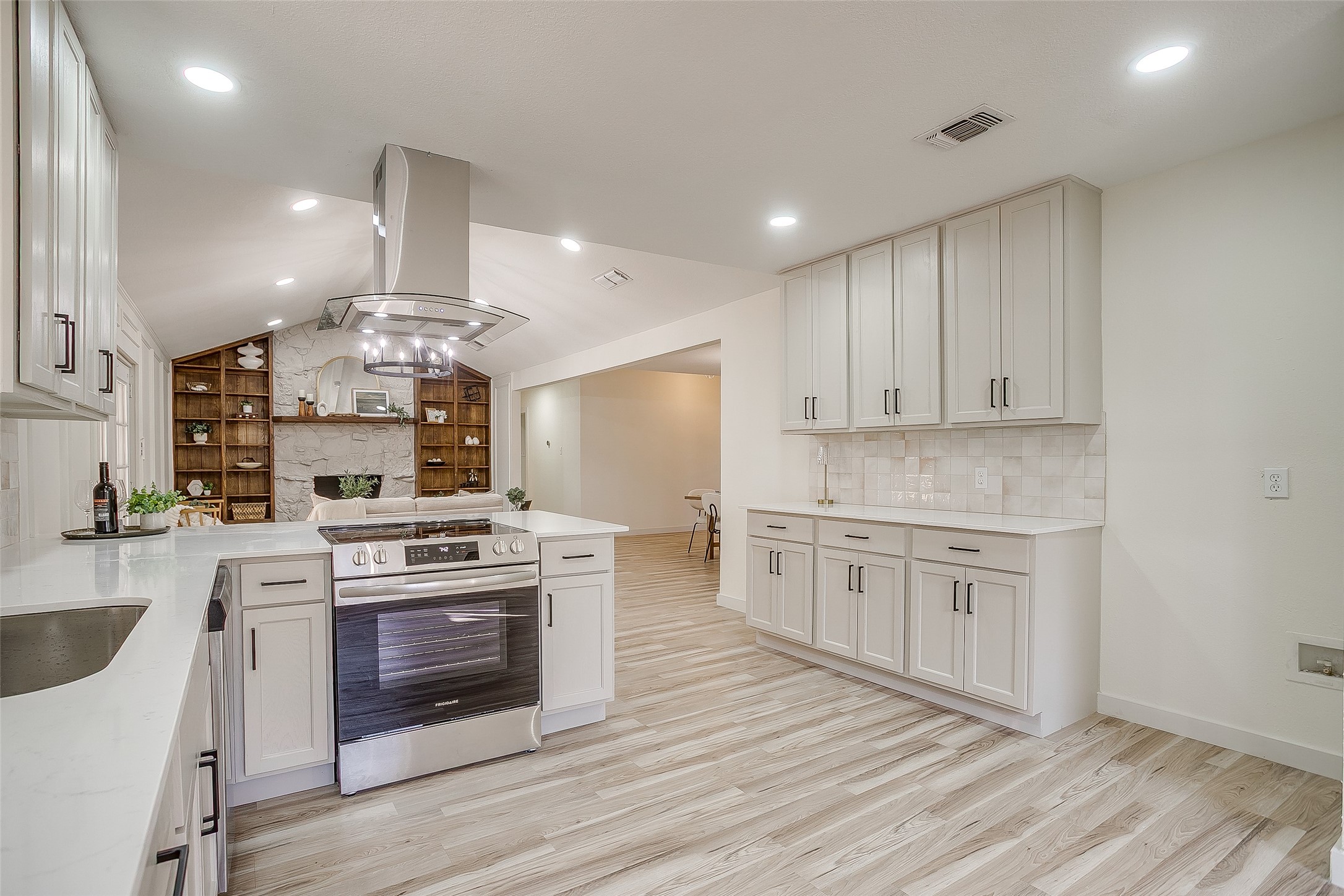 2421 Meadow View