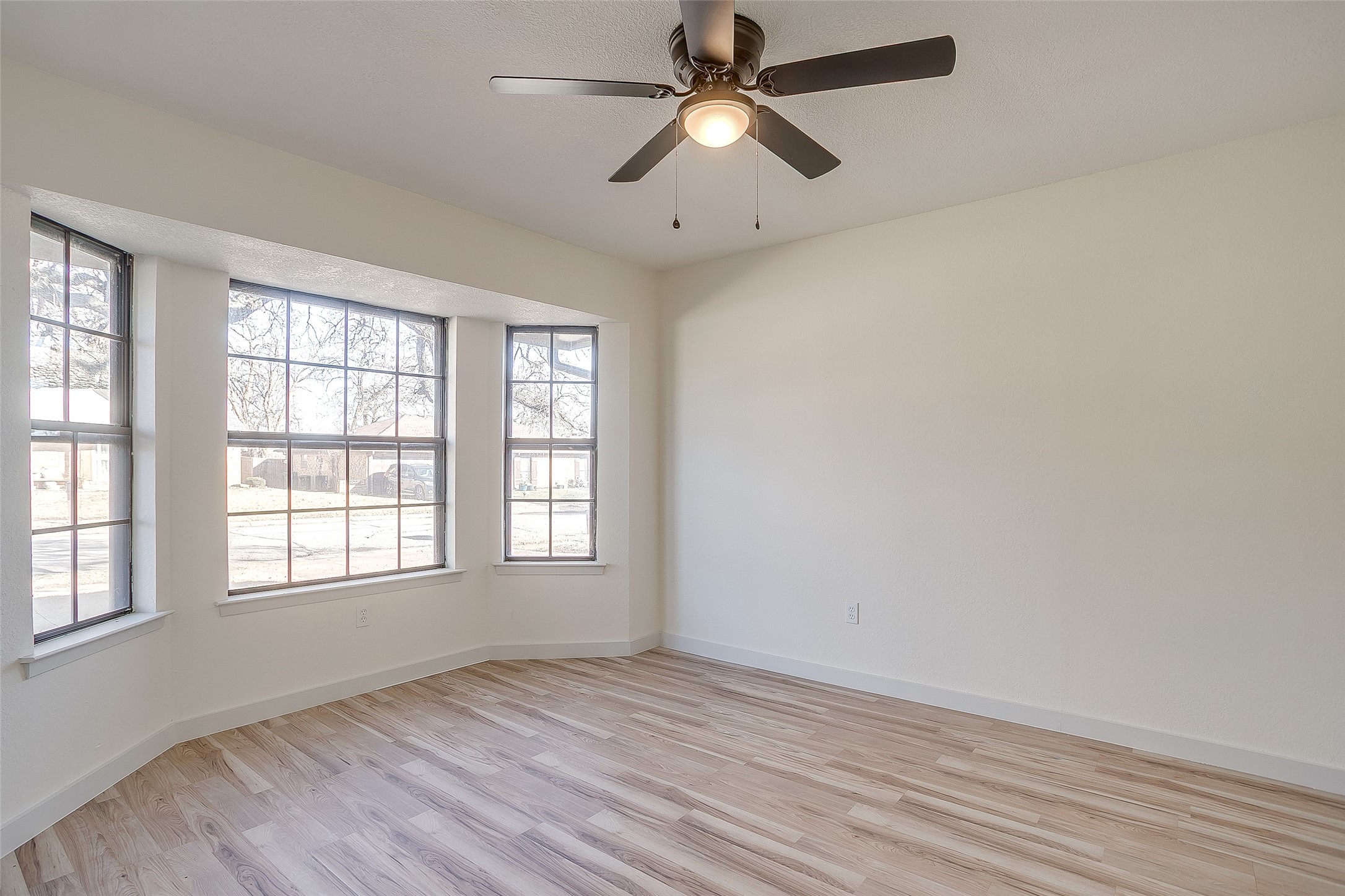 2421 Meadow View