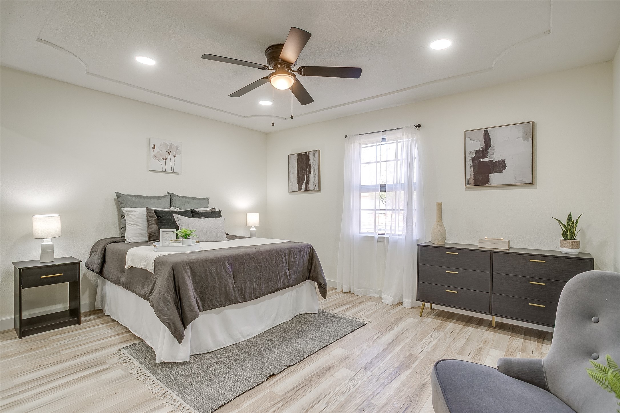 2421 Meadow View