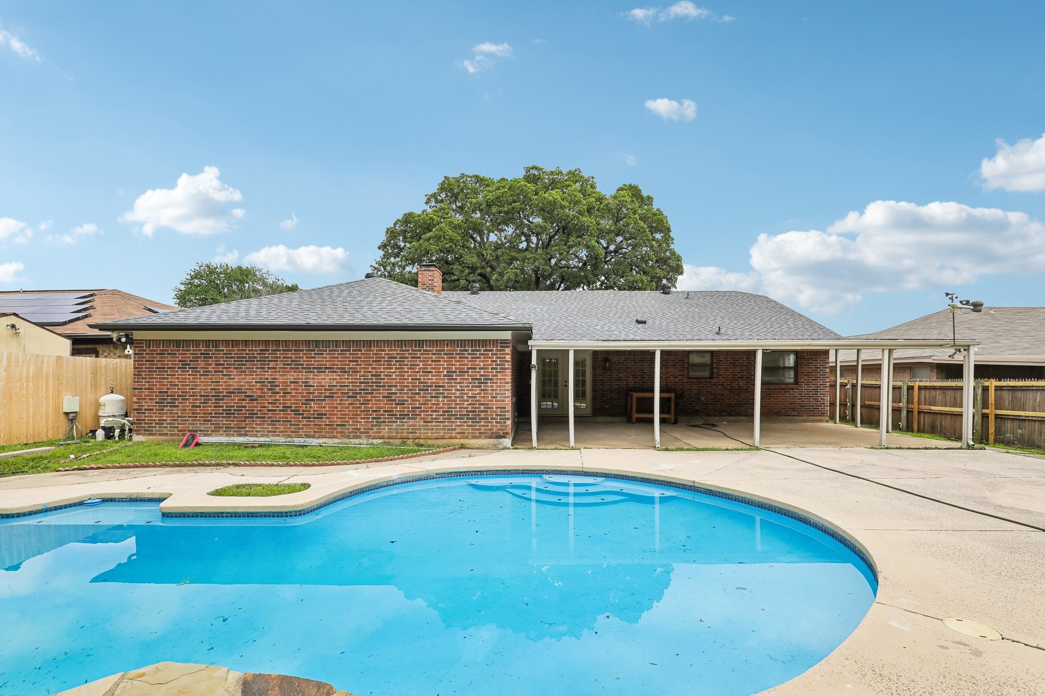 2421 Meadow View