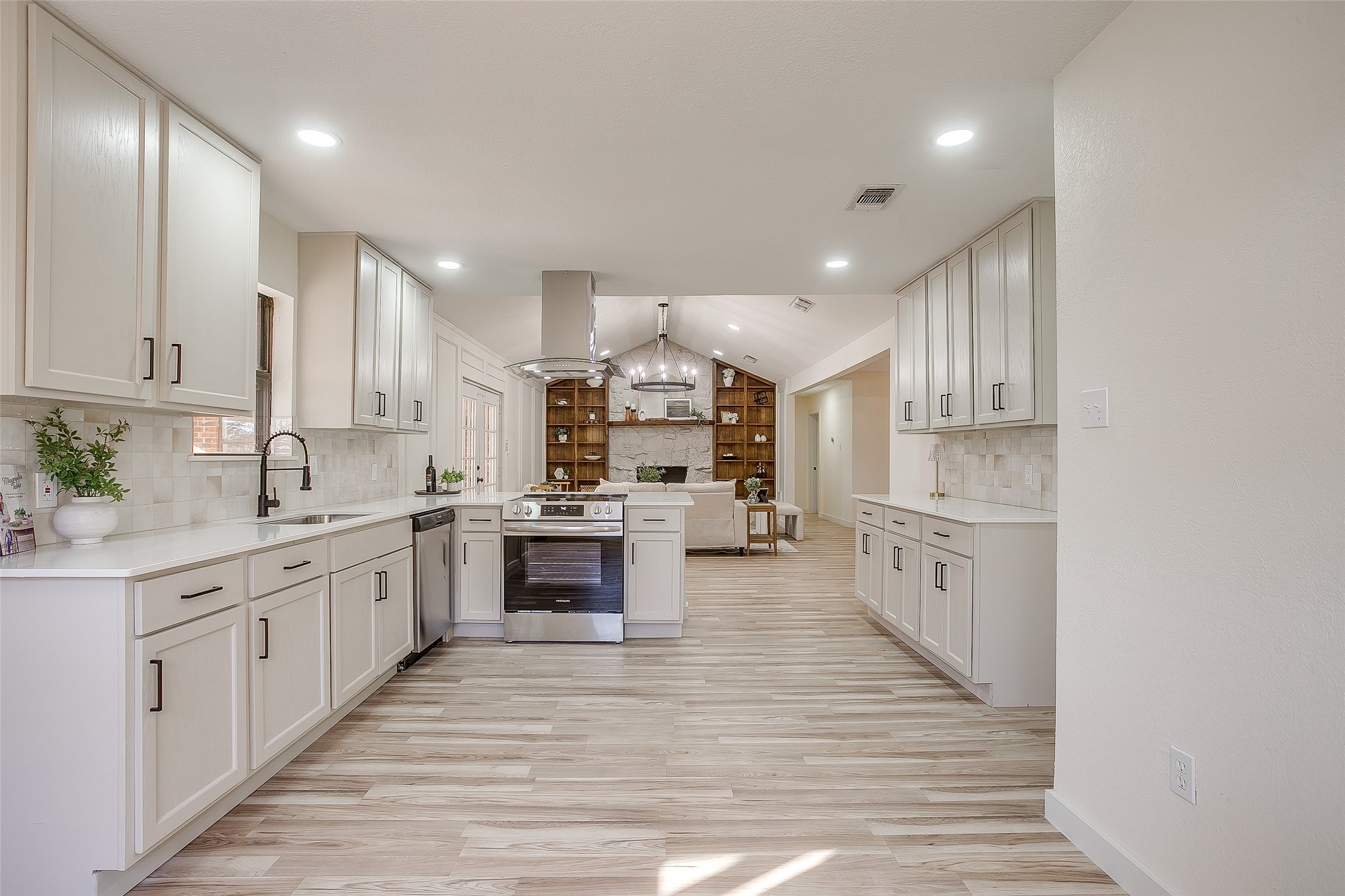 2421 Meadow View