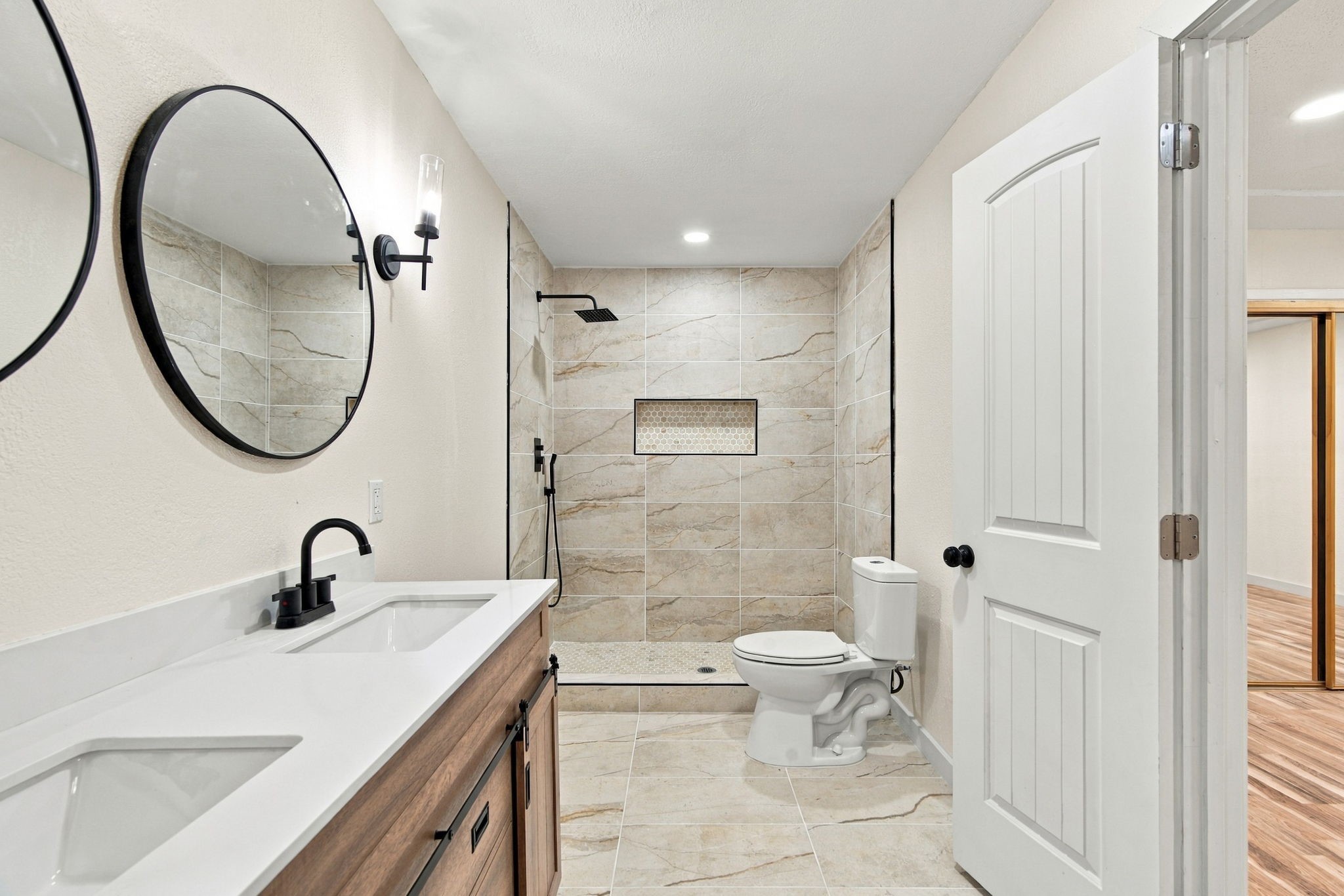 2421 Meadow View