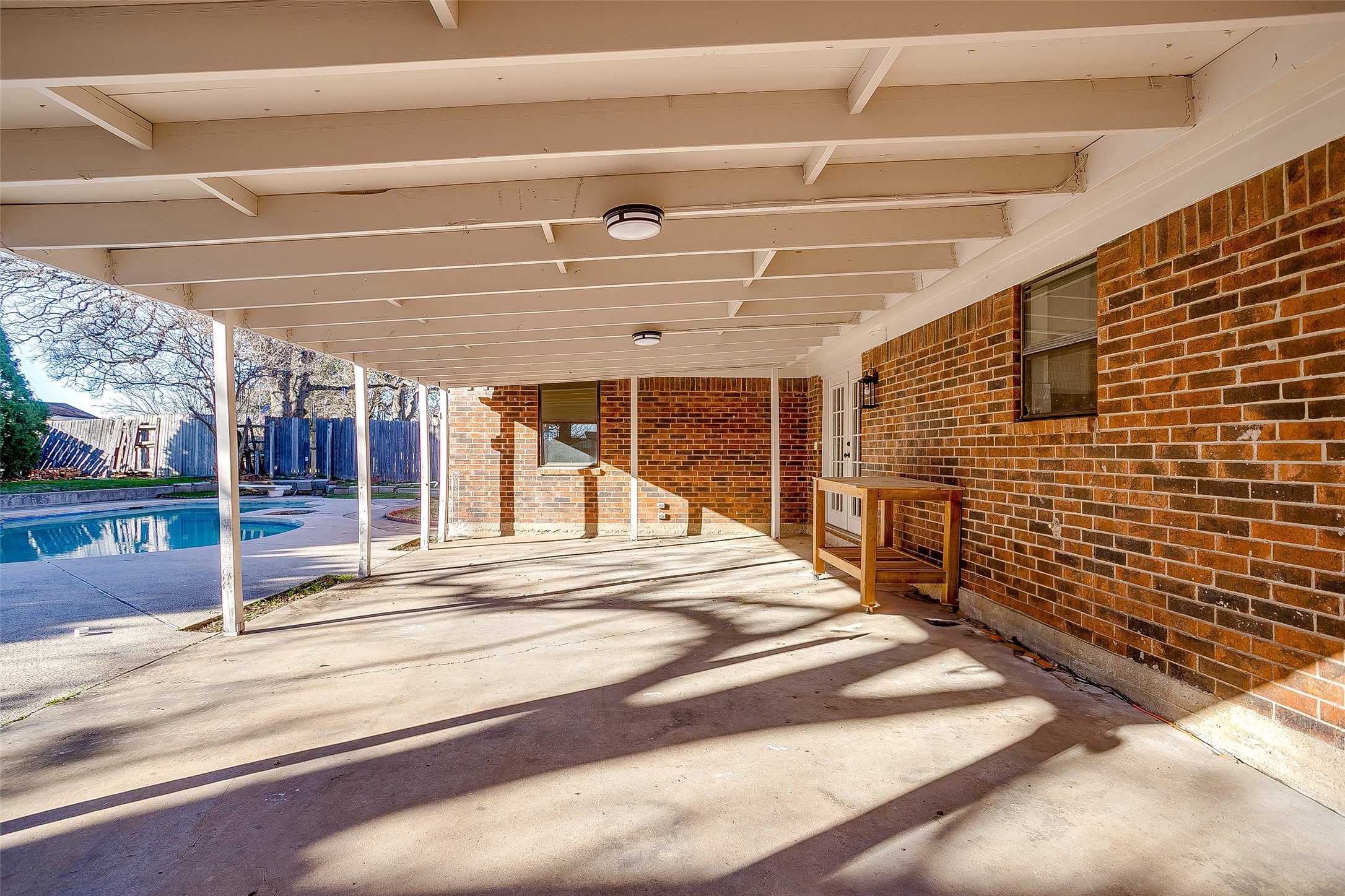 2421 Meadow View