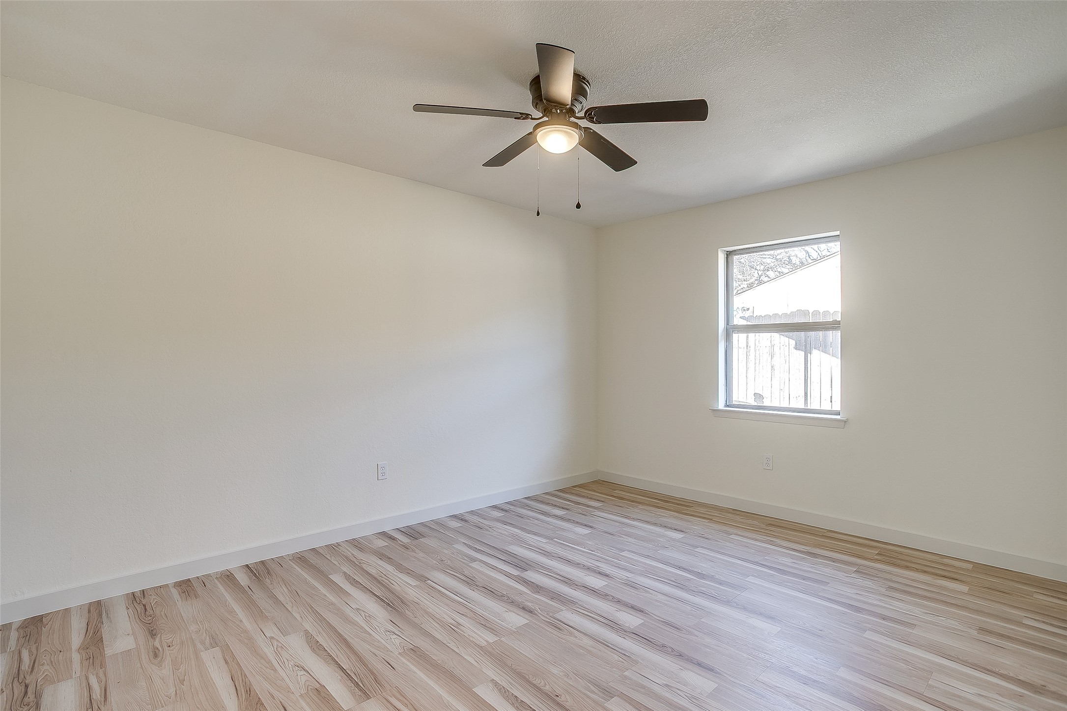 2421 Meadow View