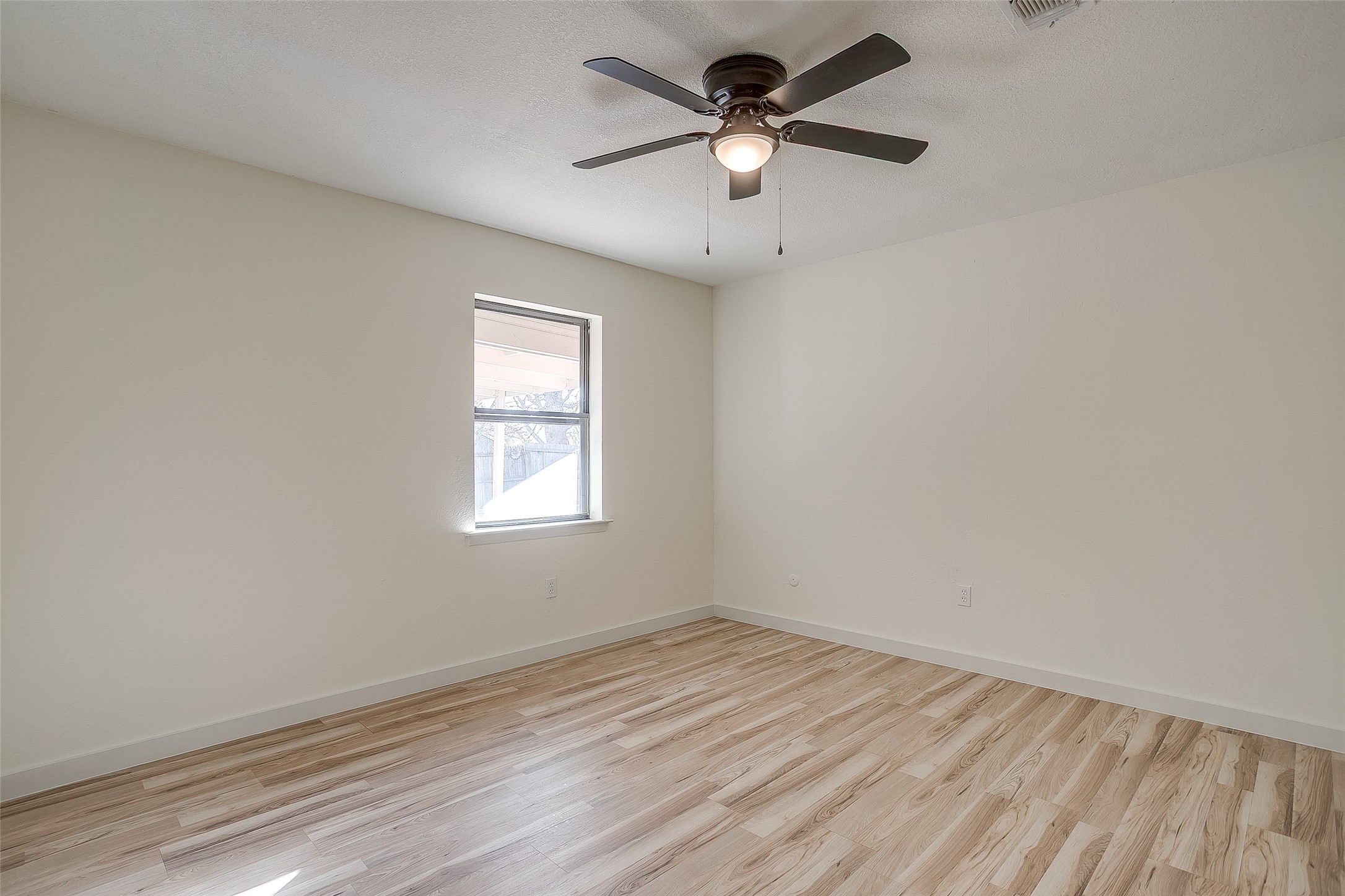 2421 Meadow View