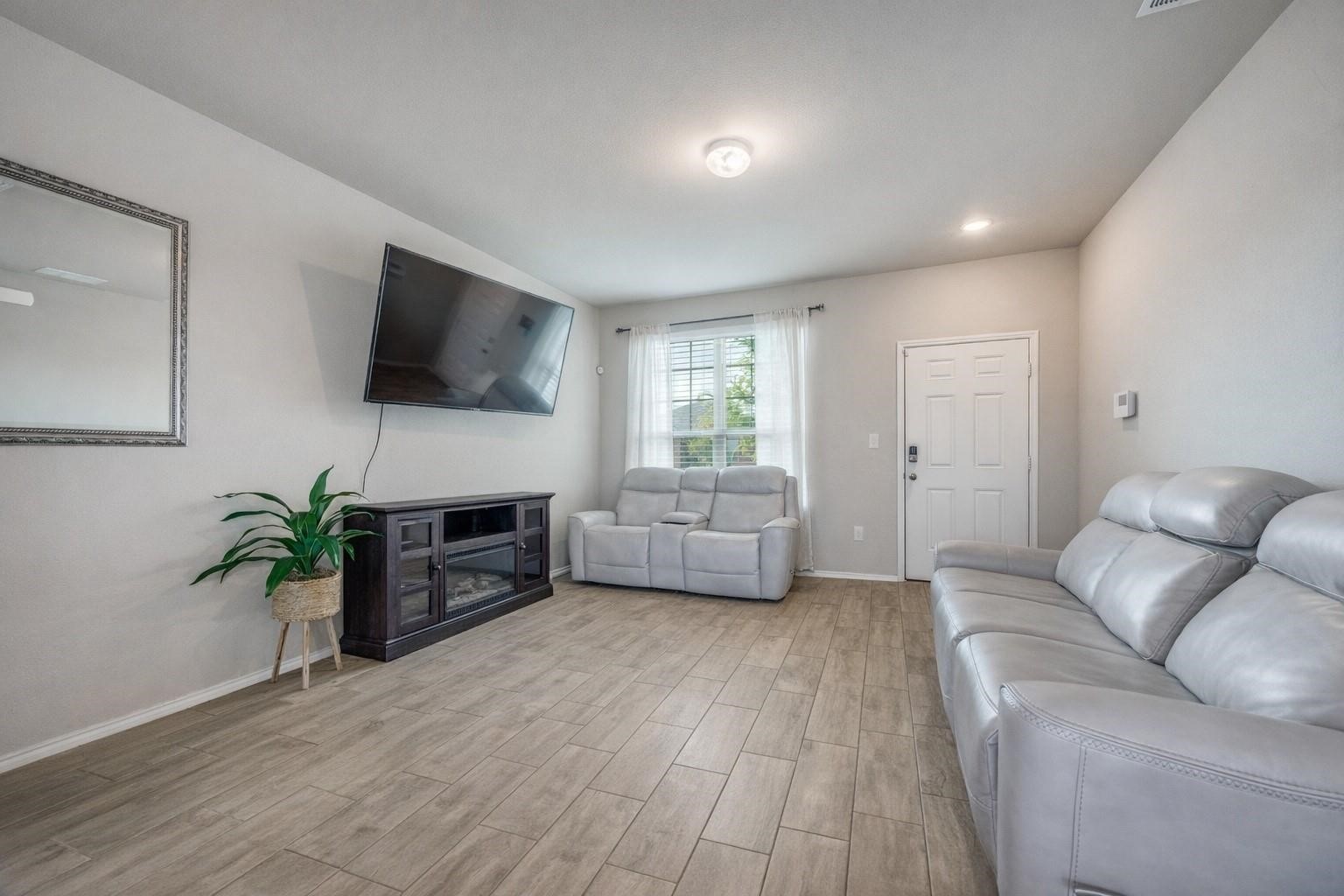 926 Hurstwood Drive