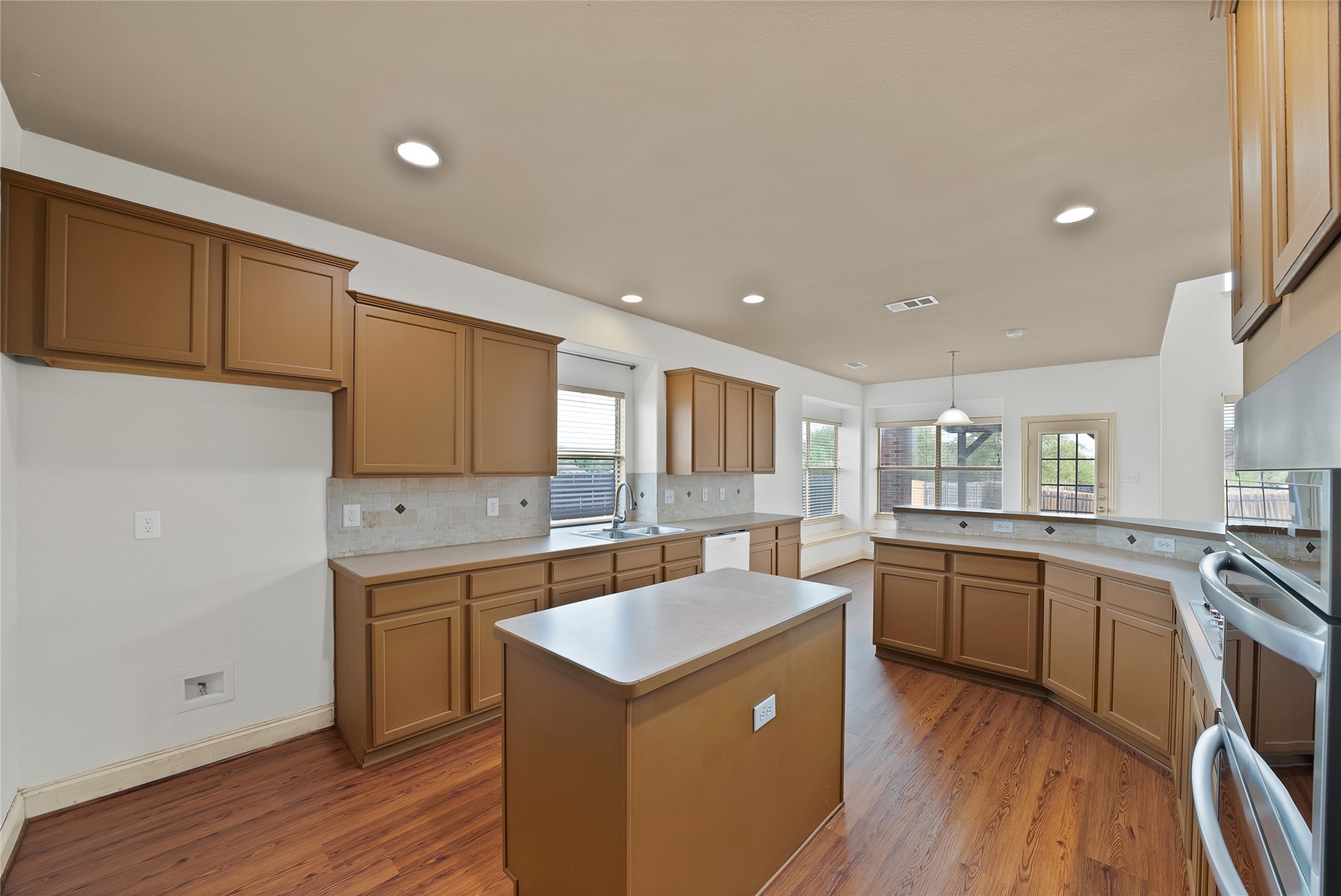 903 Fieldstone Drive
