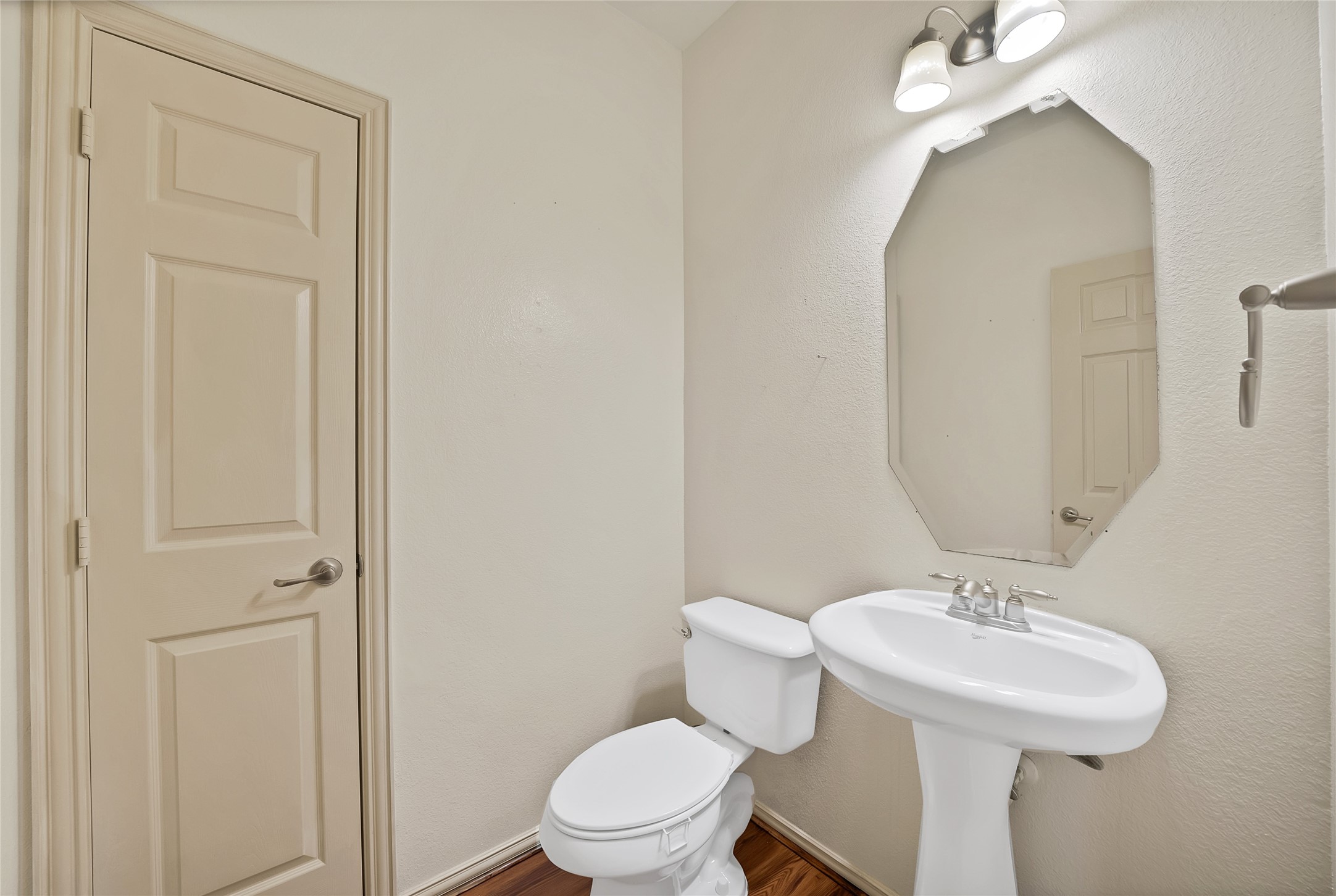 903 Fieldstone Drive