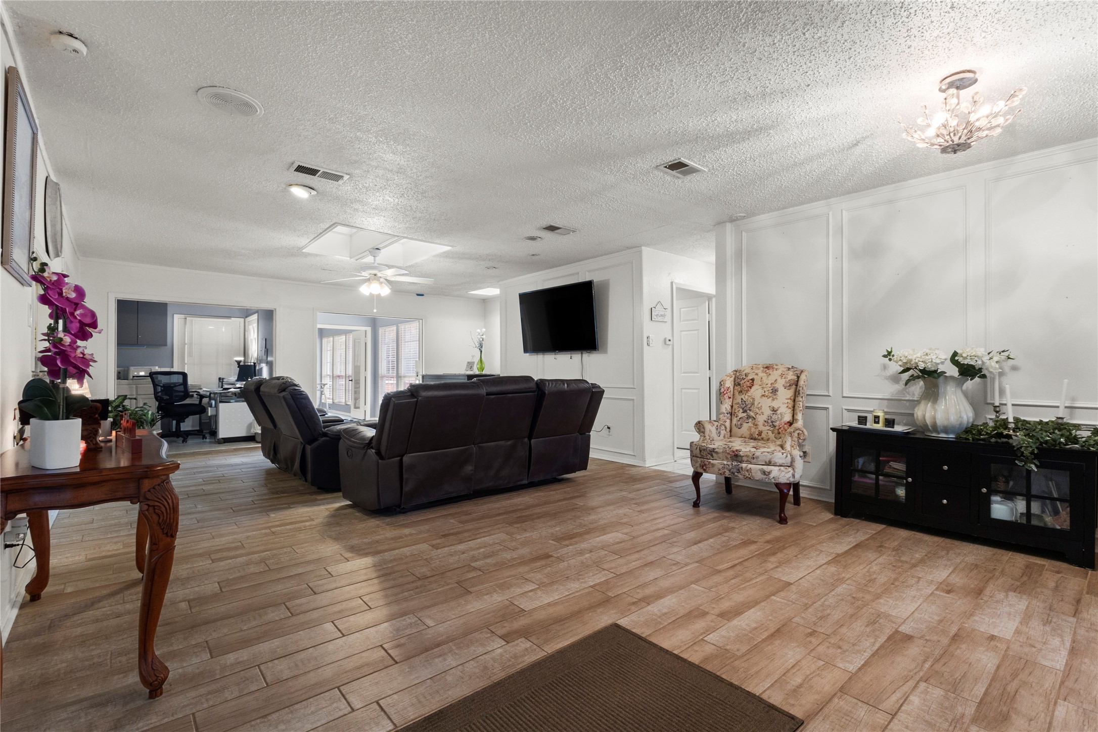 804 Laurence Drive