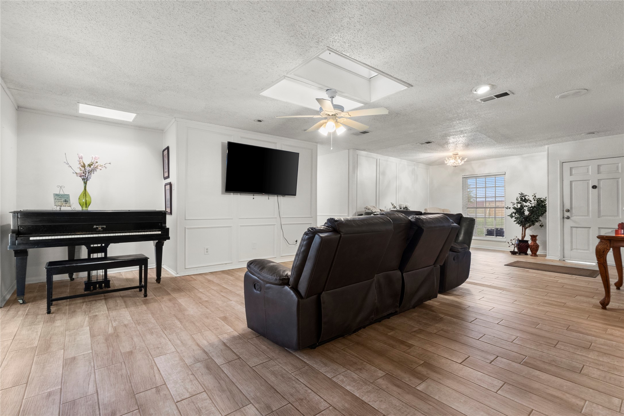 804 Laurence Drive