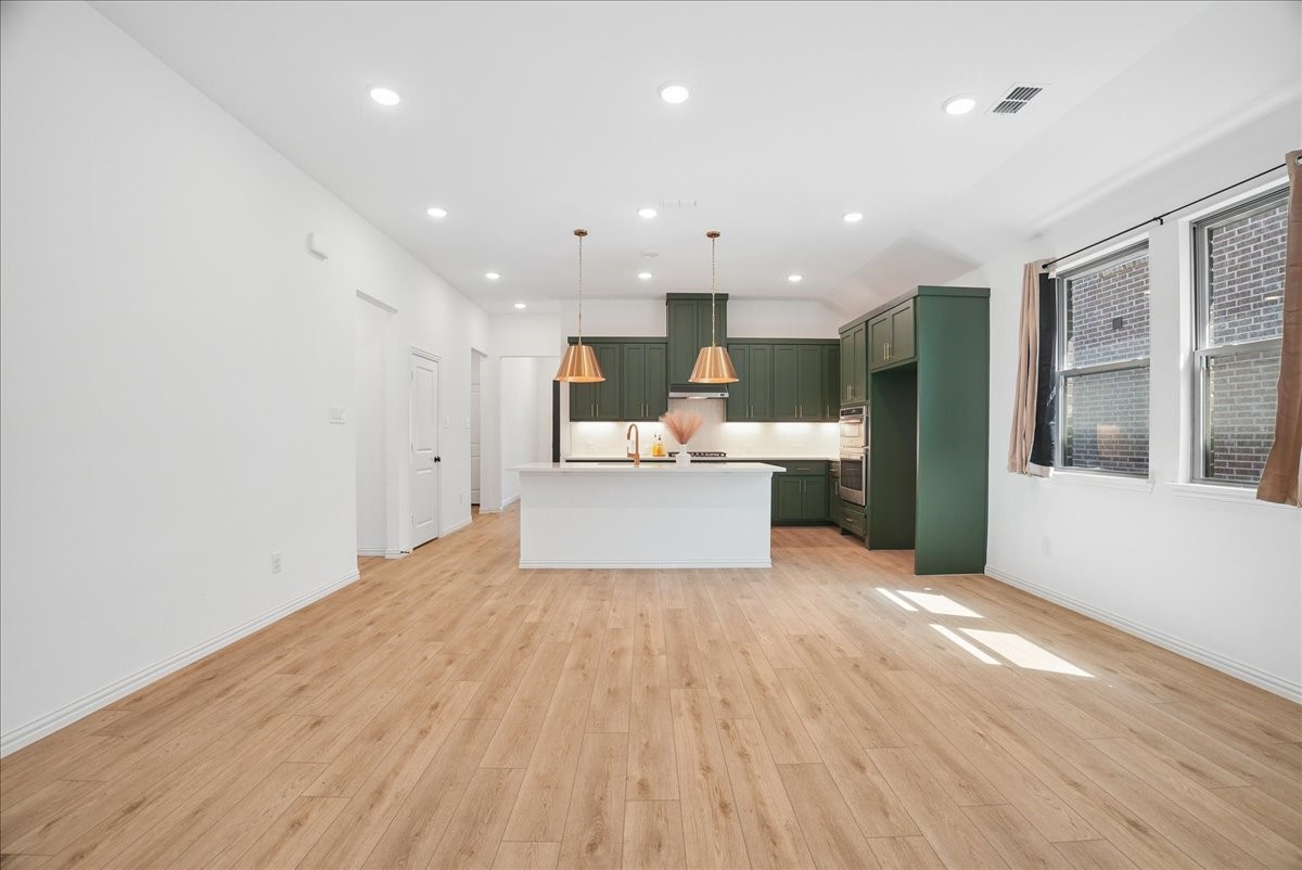 2115 Meadowlark Lane