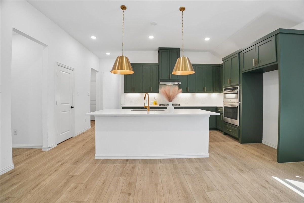 2115 Meadowlark Lane