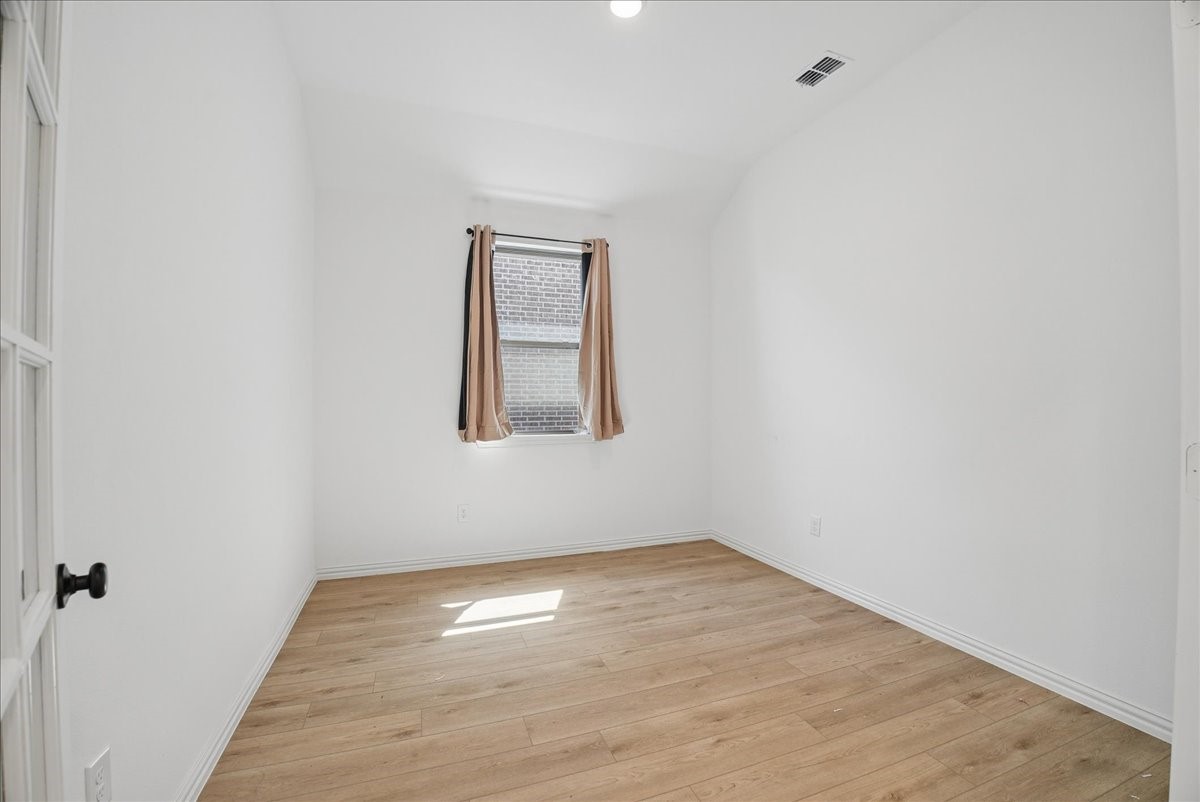 2115 Meadowlark Lane