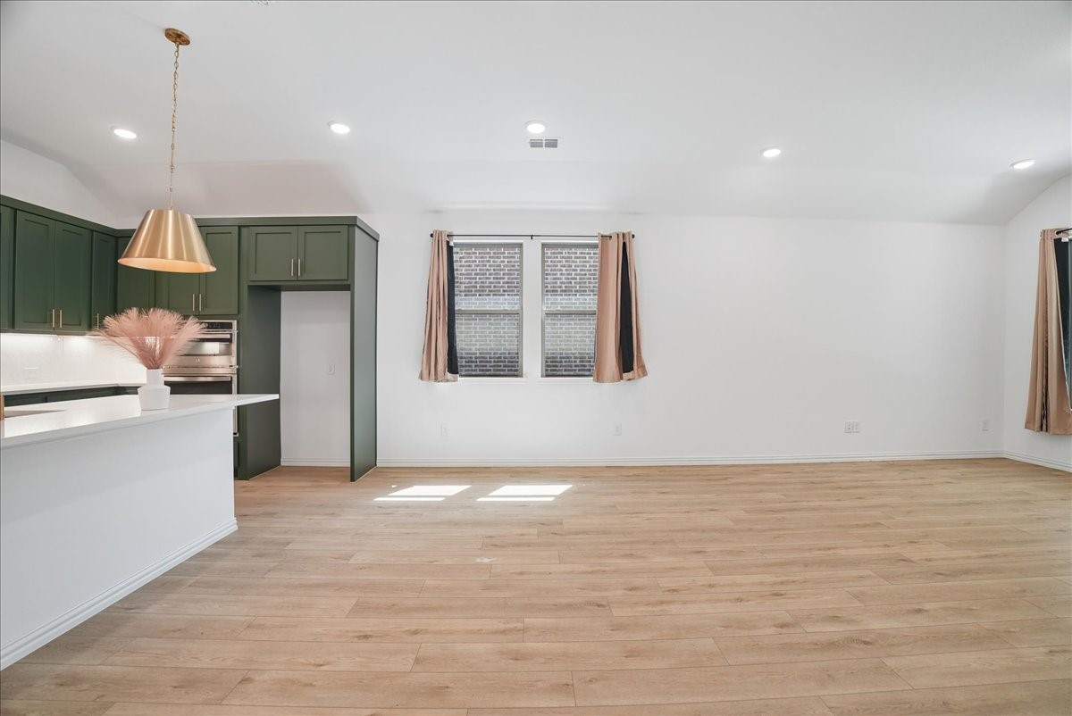 2115 Meadowlark Lane