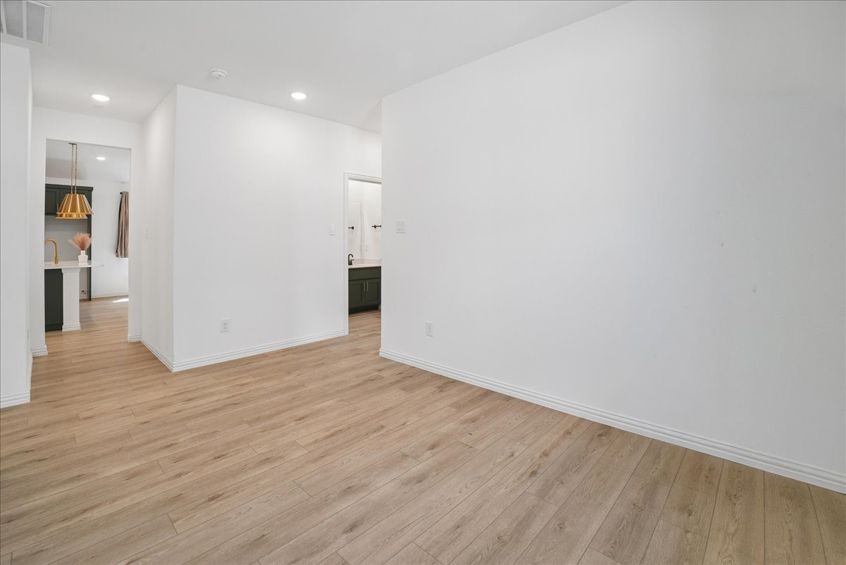 2115 Meadowlark Lane