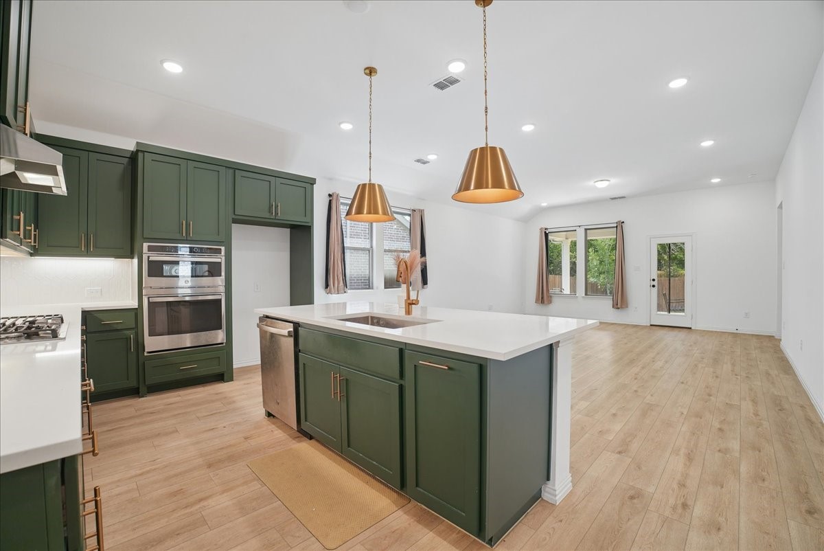 2115 Meadowlark Lane