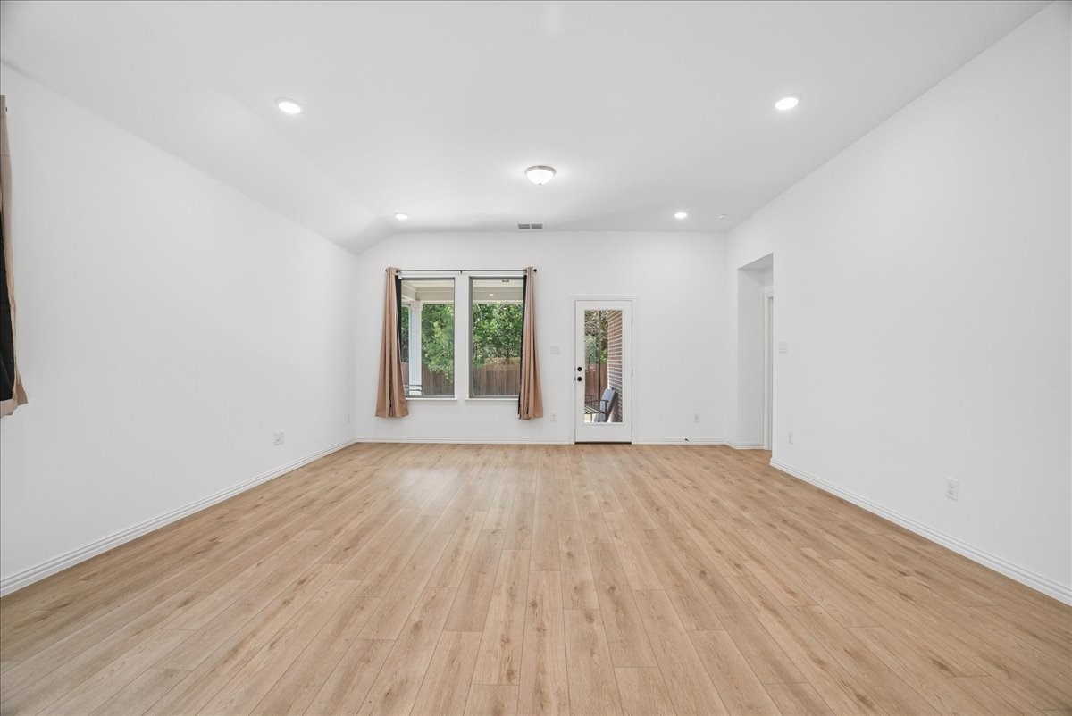 2115 Meadowlark Lane
