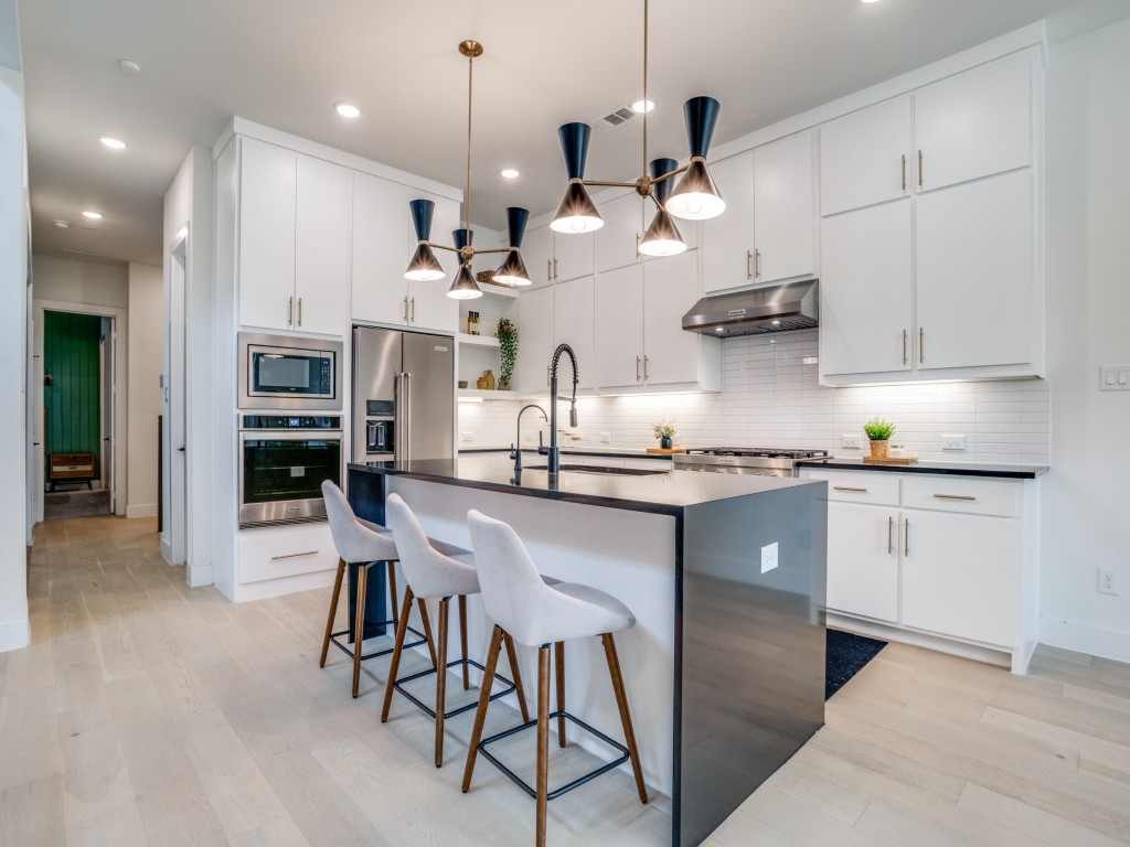 7404 Collin McKinney Parkway