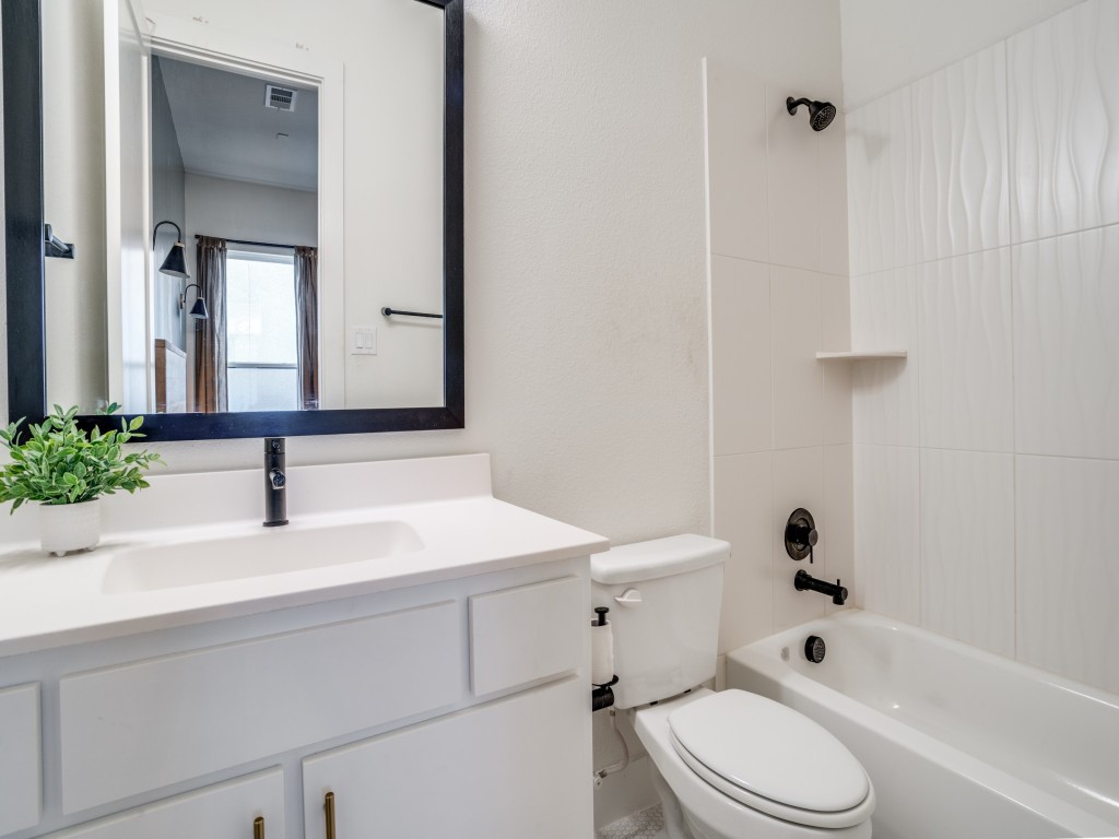 7404 Collin McKinney Parkway