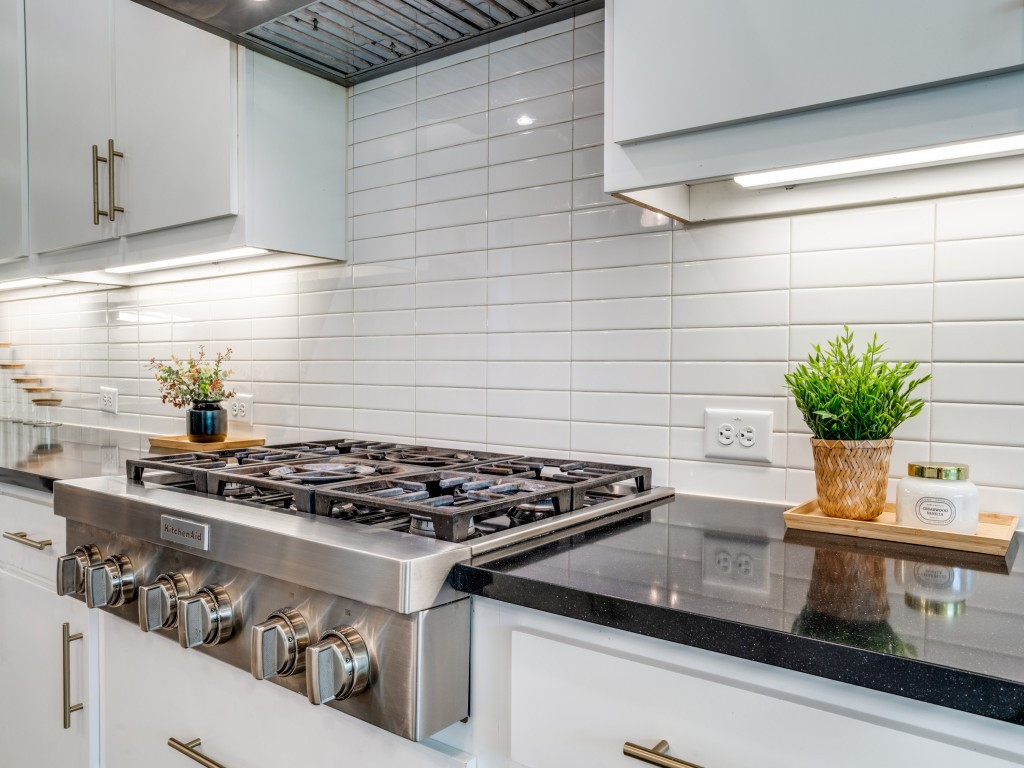 7404 Collin McKinney Parkway